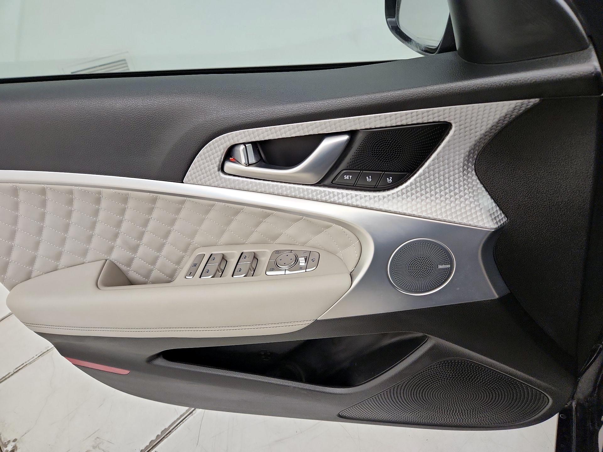 Thumbnail: 2023 Genesis G70 - 12