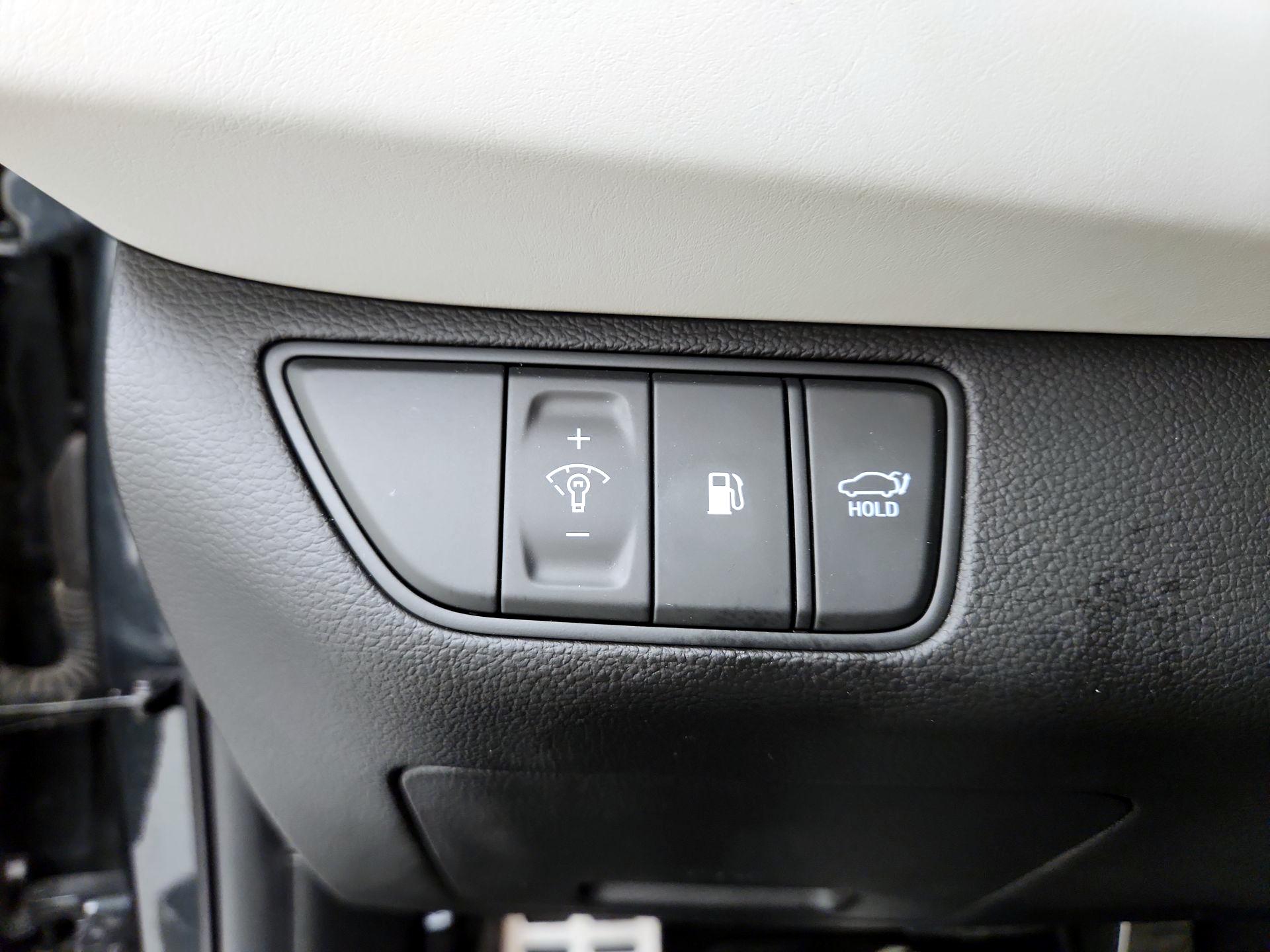 Thumbnail: 2023 Genesis G70 - 13