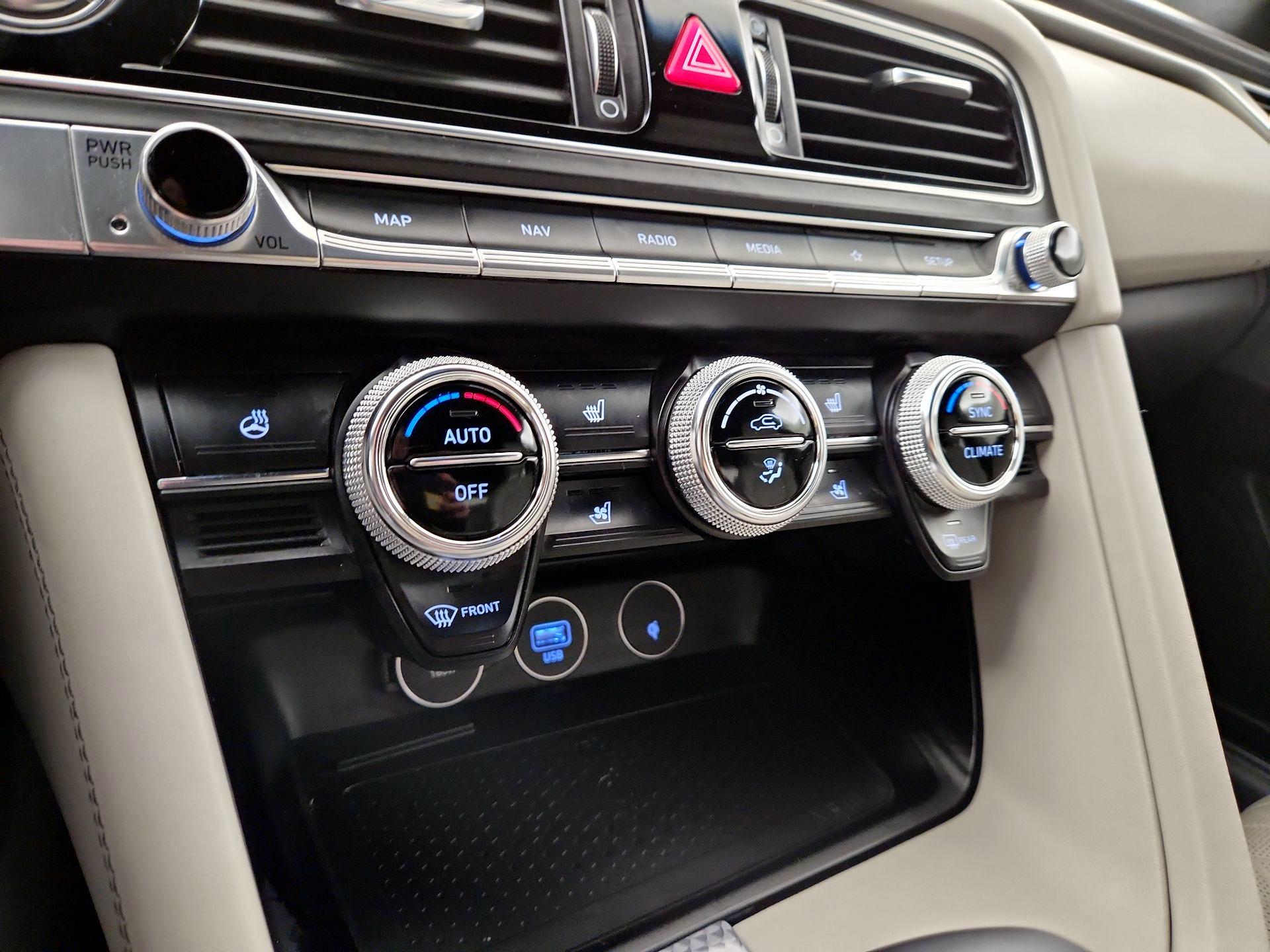 Thumbnail: 2023 Genesis G70 - 17