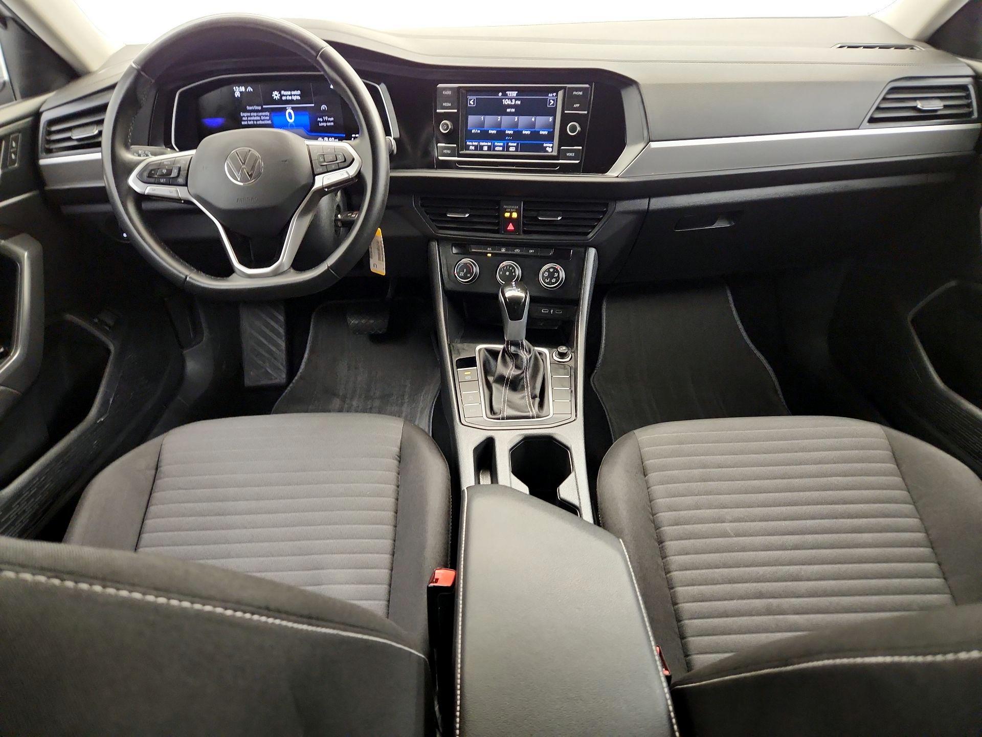 Thumbnail: 2024 Volkswagen Jetta - 9