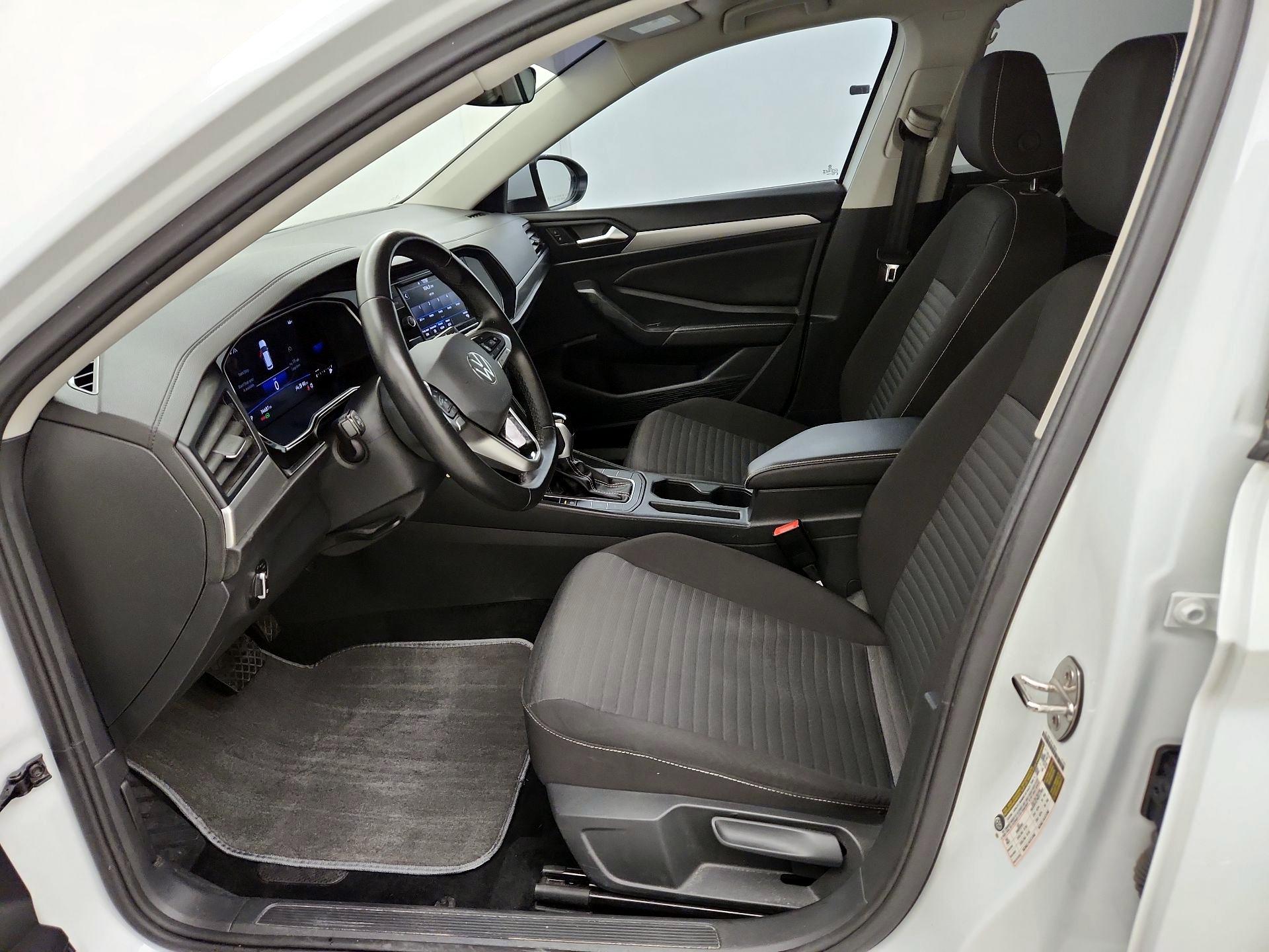 Thumbnail: 2024 Volkswagen Jetta - 11