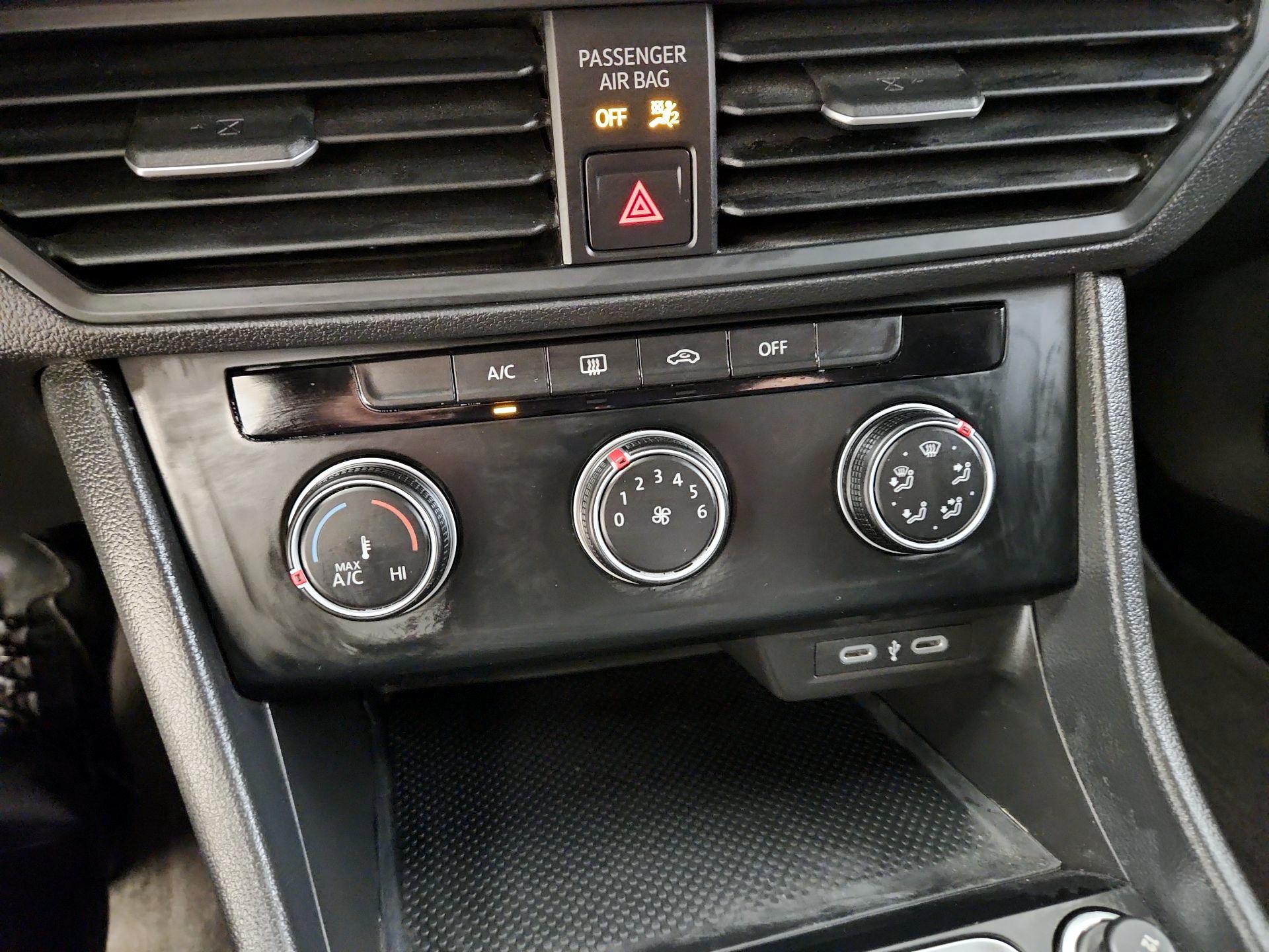 Thumbnail: 2024 Volkswagen Jetta - 16