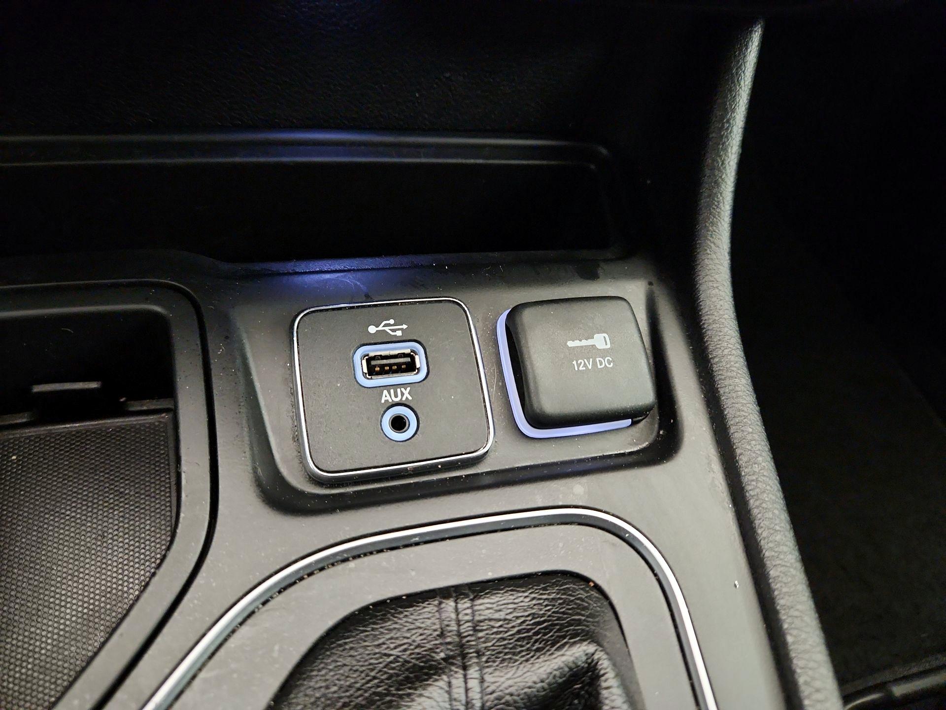 Thumbnail: 2019 Jeep Cherokee - 18