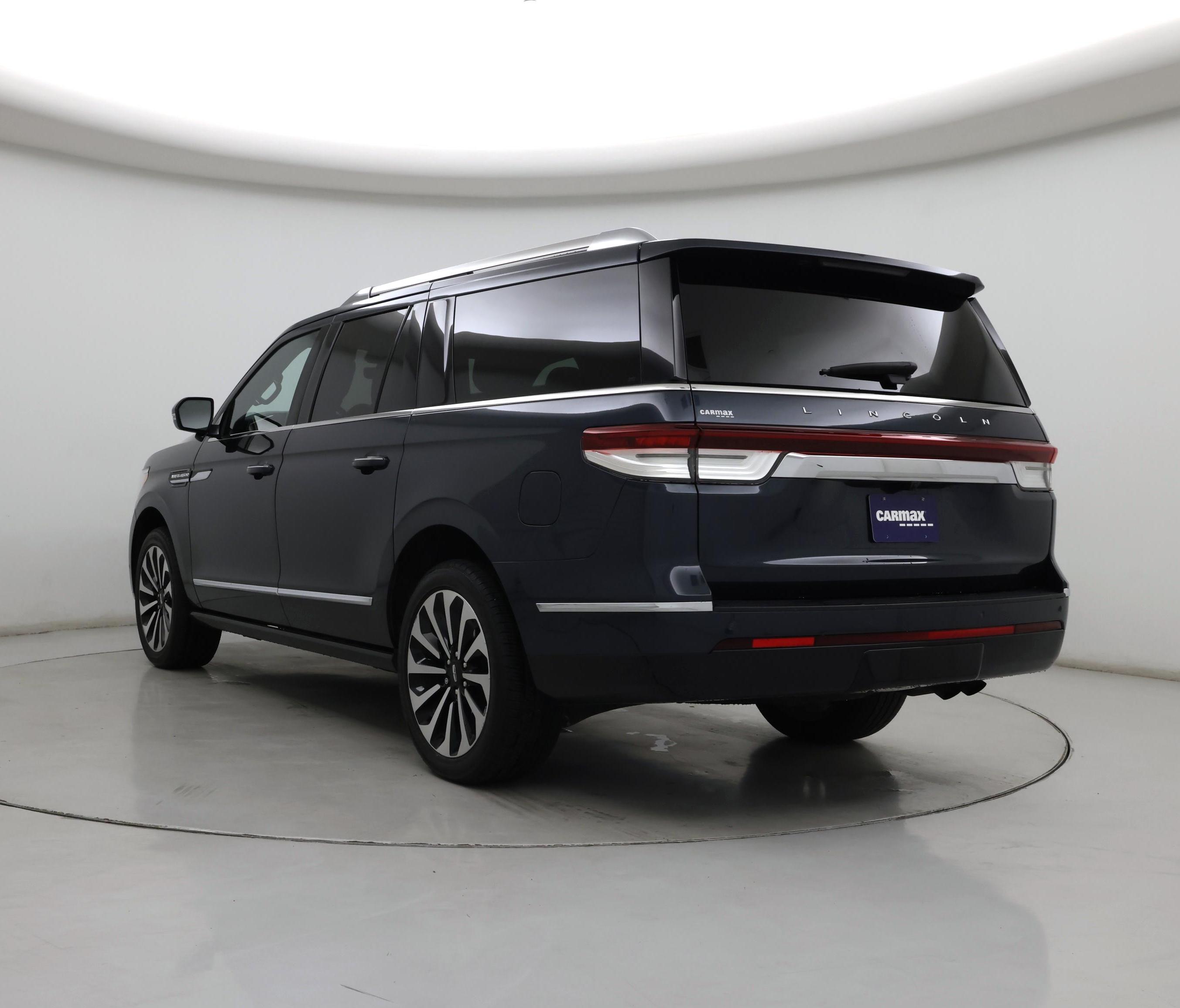 Thumbnail: 2022 Lincoln Navigator L - 2