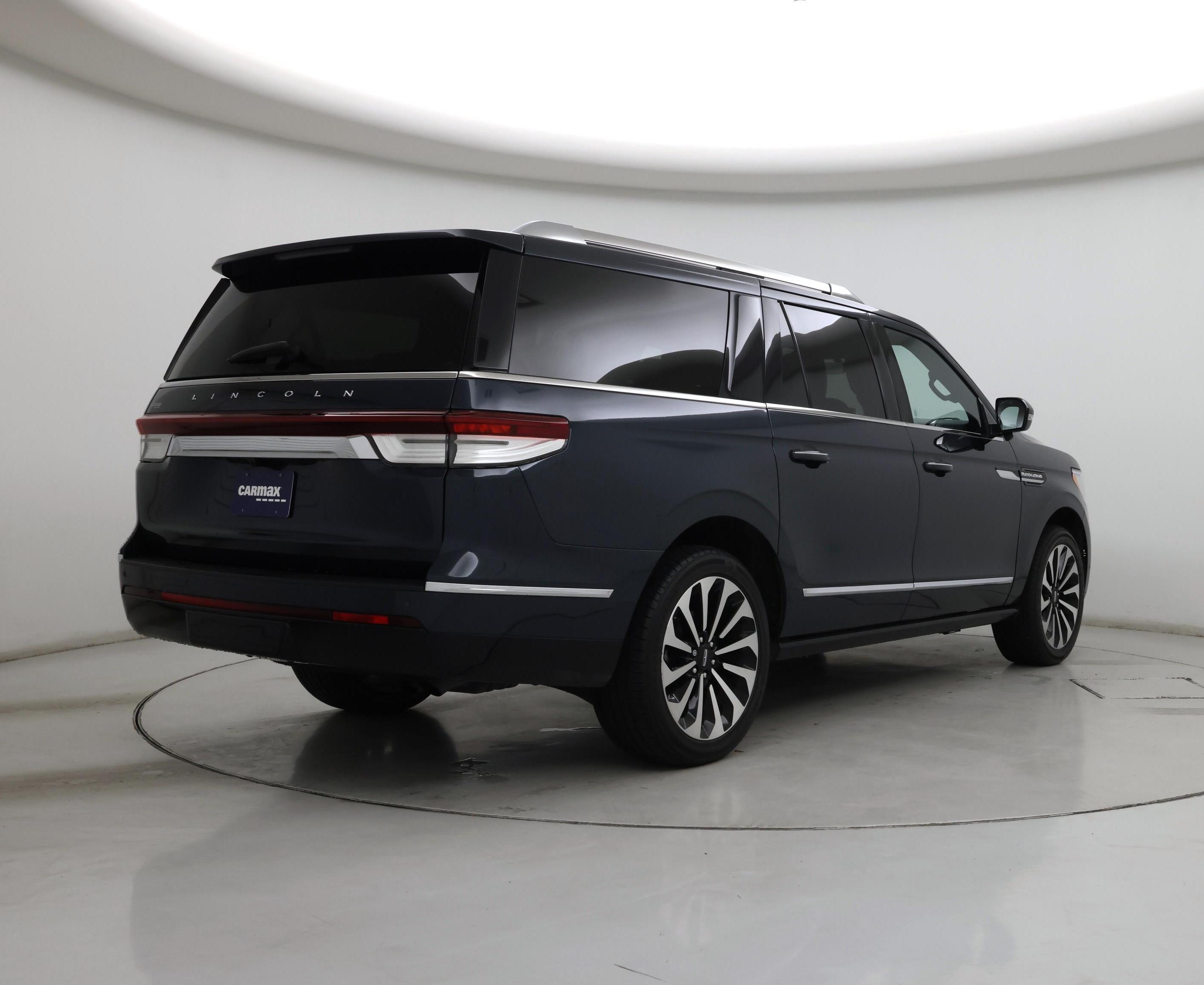 Thumbnail: 2022 Lincoln Navigator L - 8