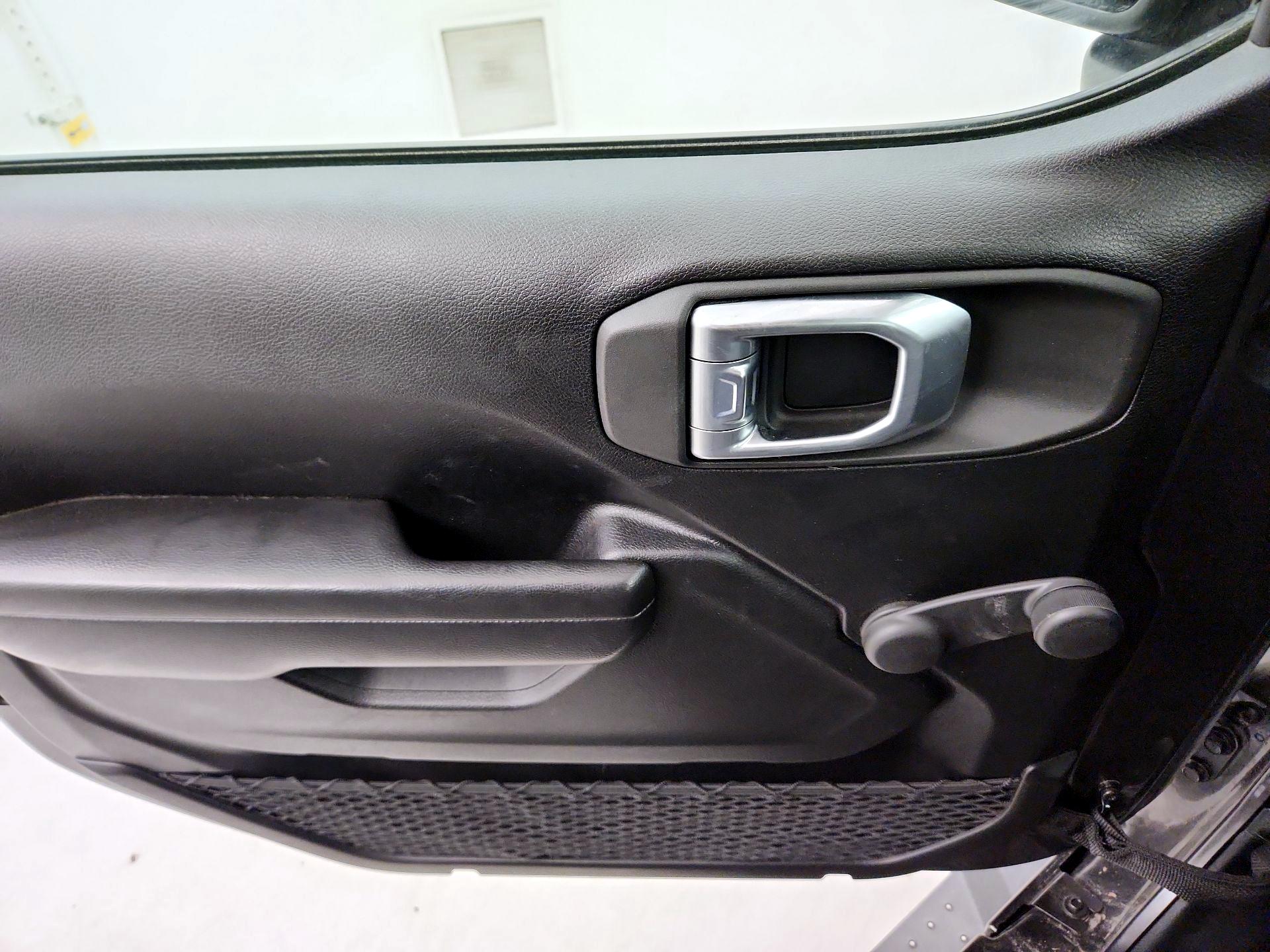 Thumbnail: 2021 Jeep Gladiator - 12