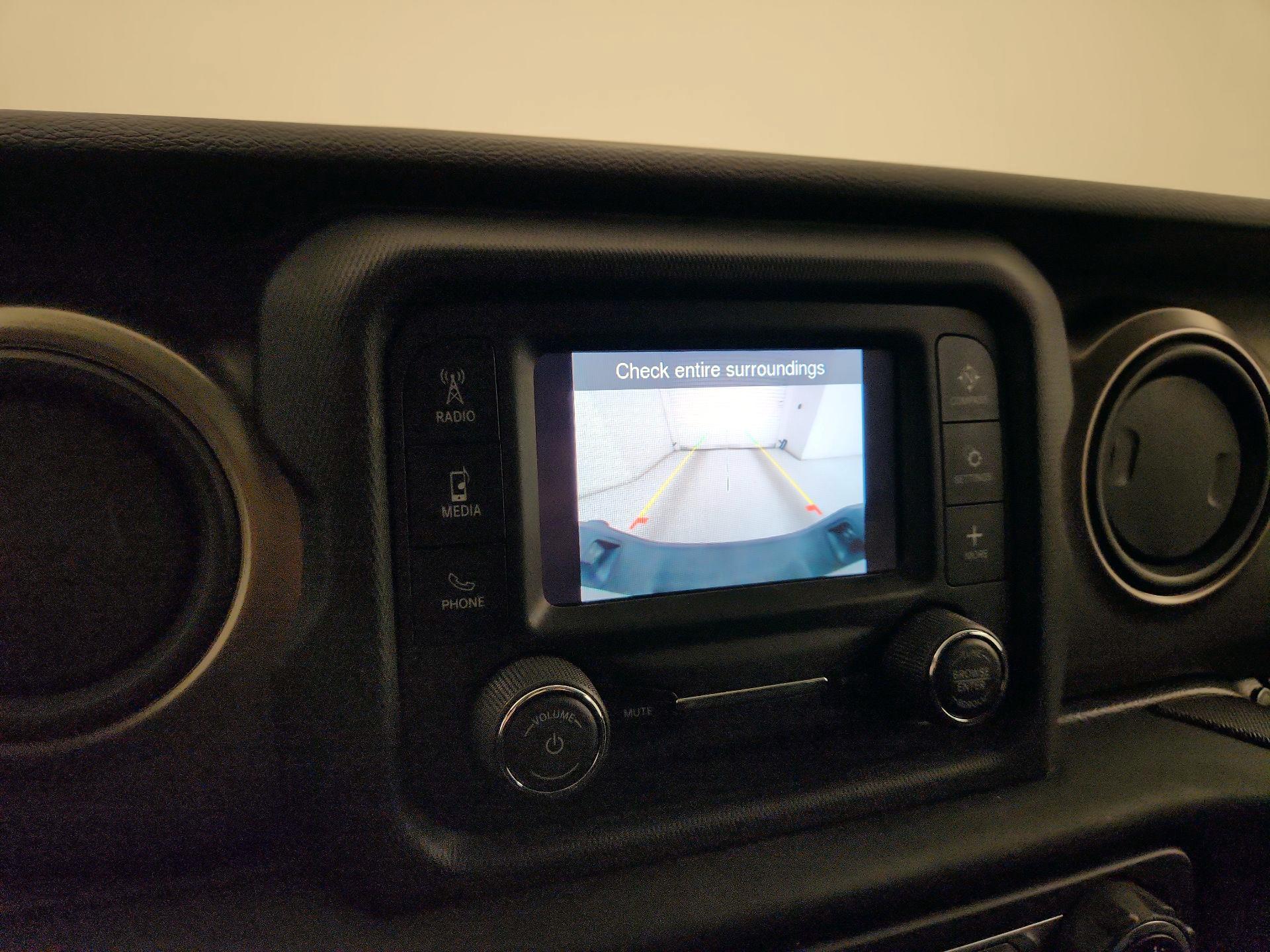 Thumbnail: 2021 Jeep Gladiator - 14