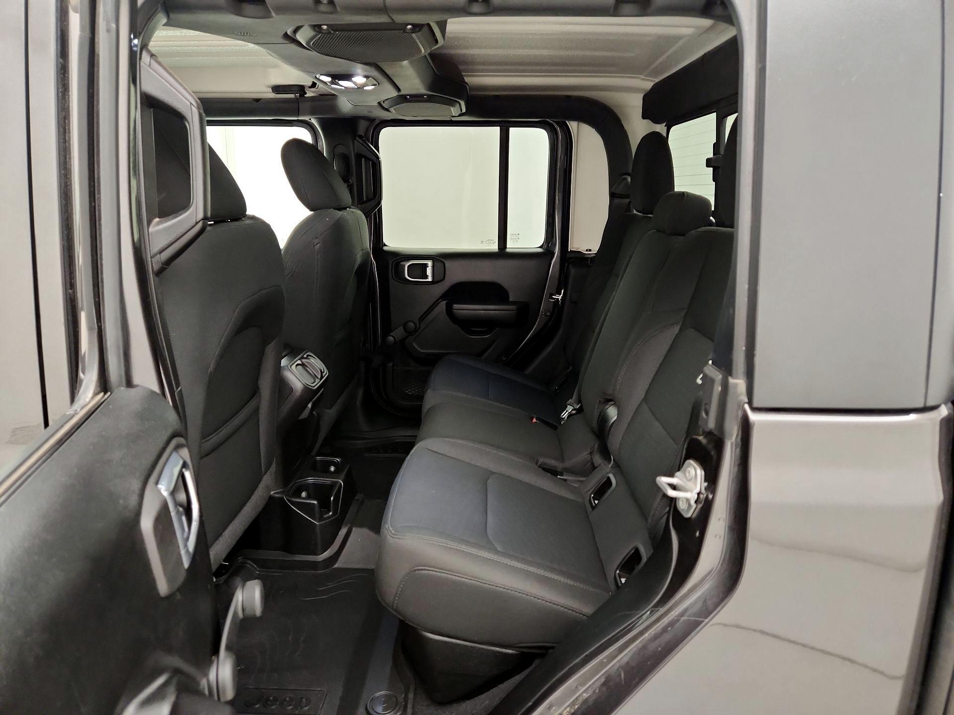 Thumbnail: 2021 Jeep Gladiator - 19