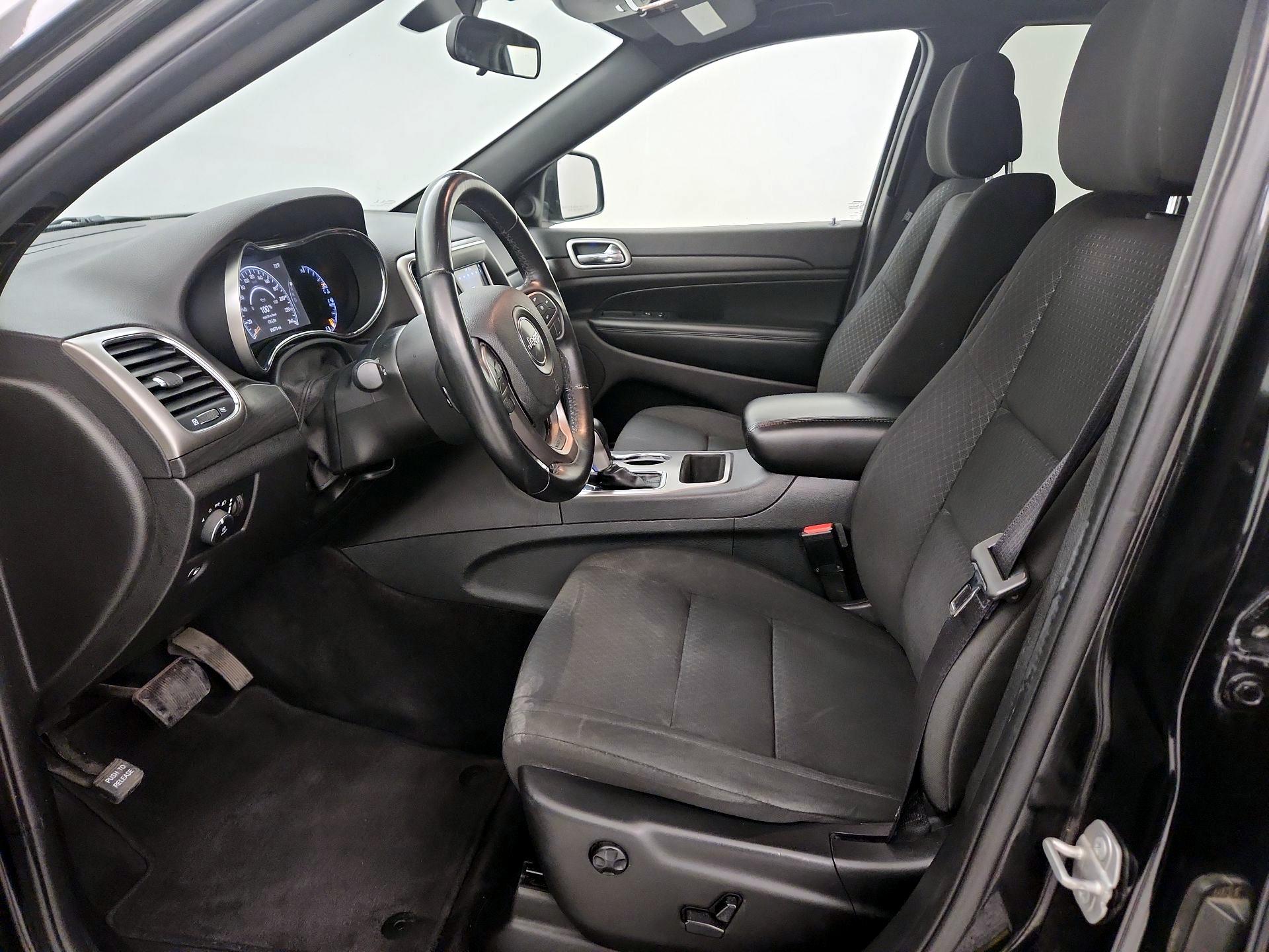 Thumbnail: 2018 Jeep Grand Cherokee - 11