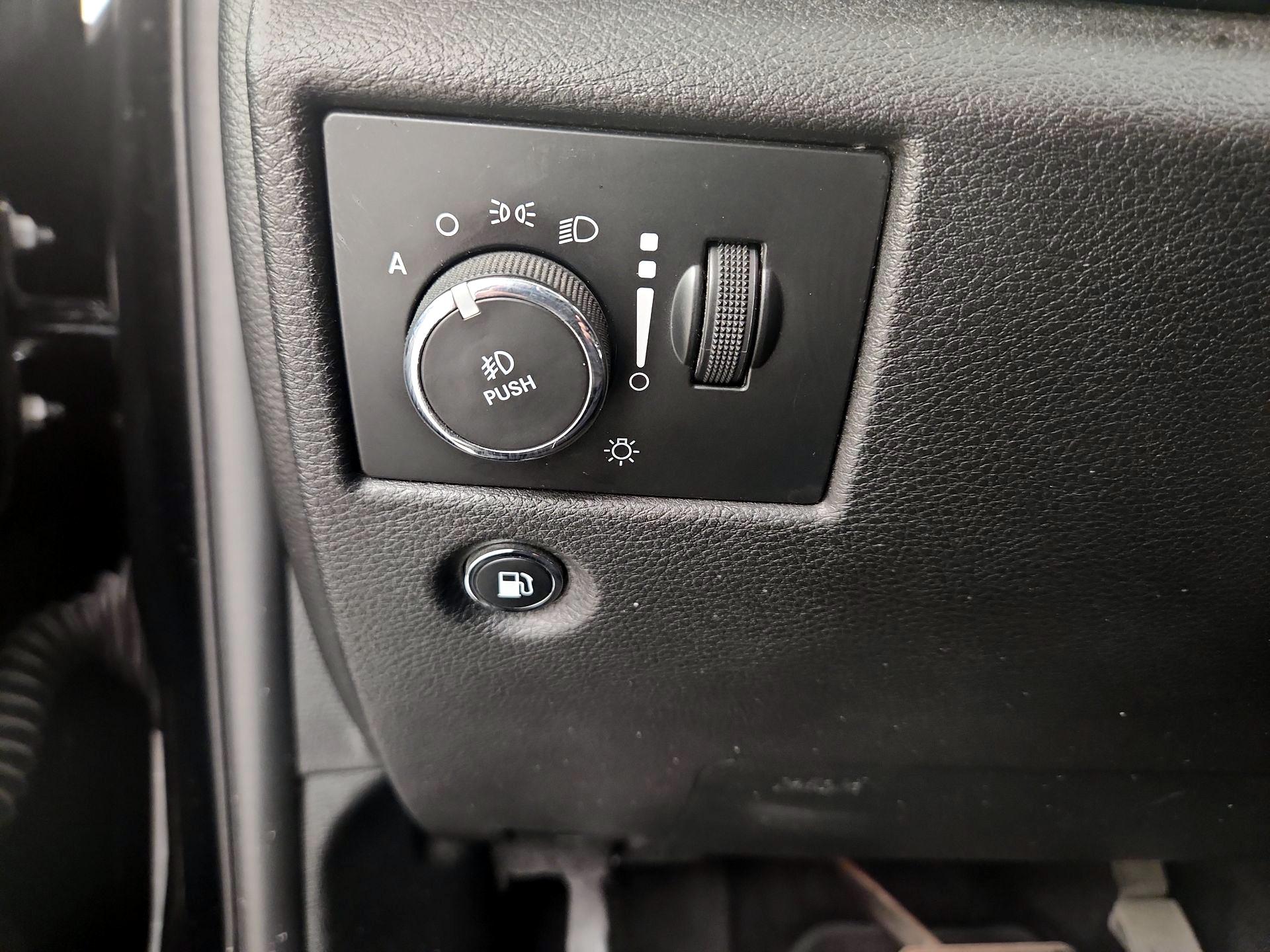 Thumbnail: 2018 Jeep Grand Cherokee - 13