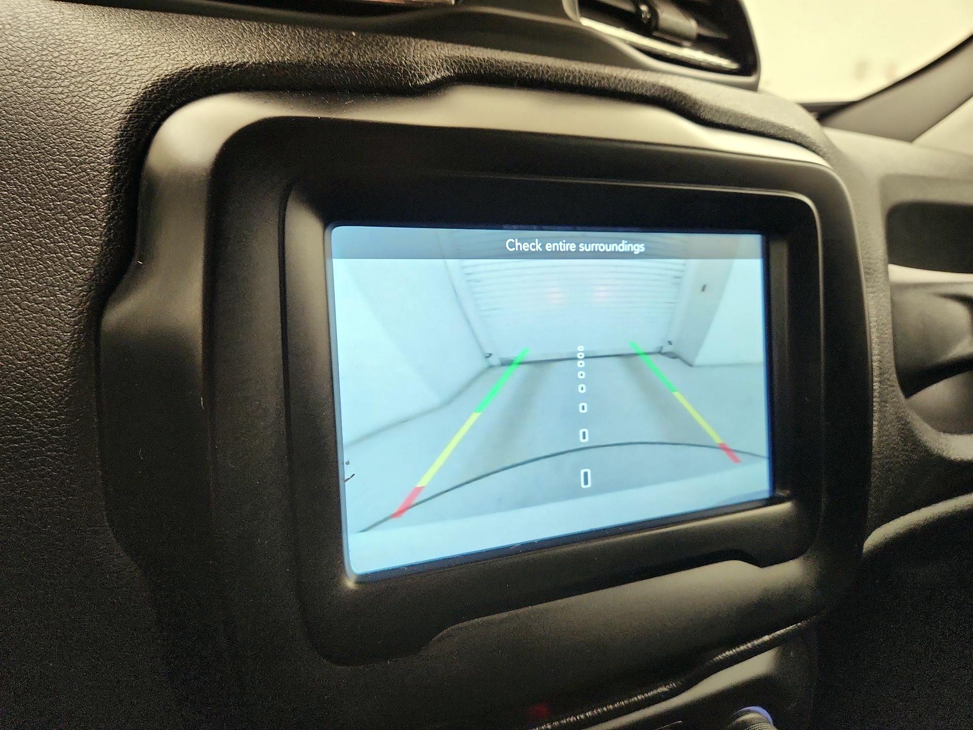 Thumbnail: 2018 Jeep Renegade - 14