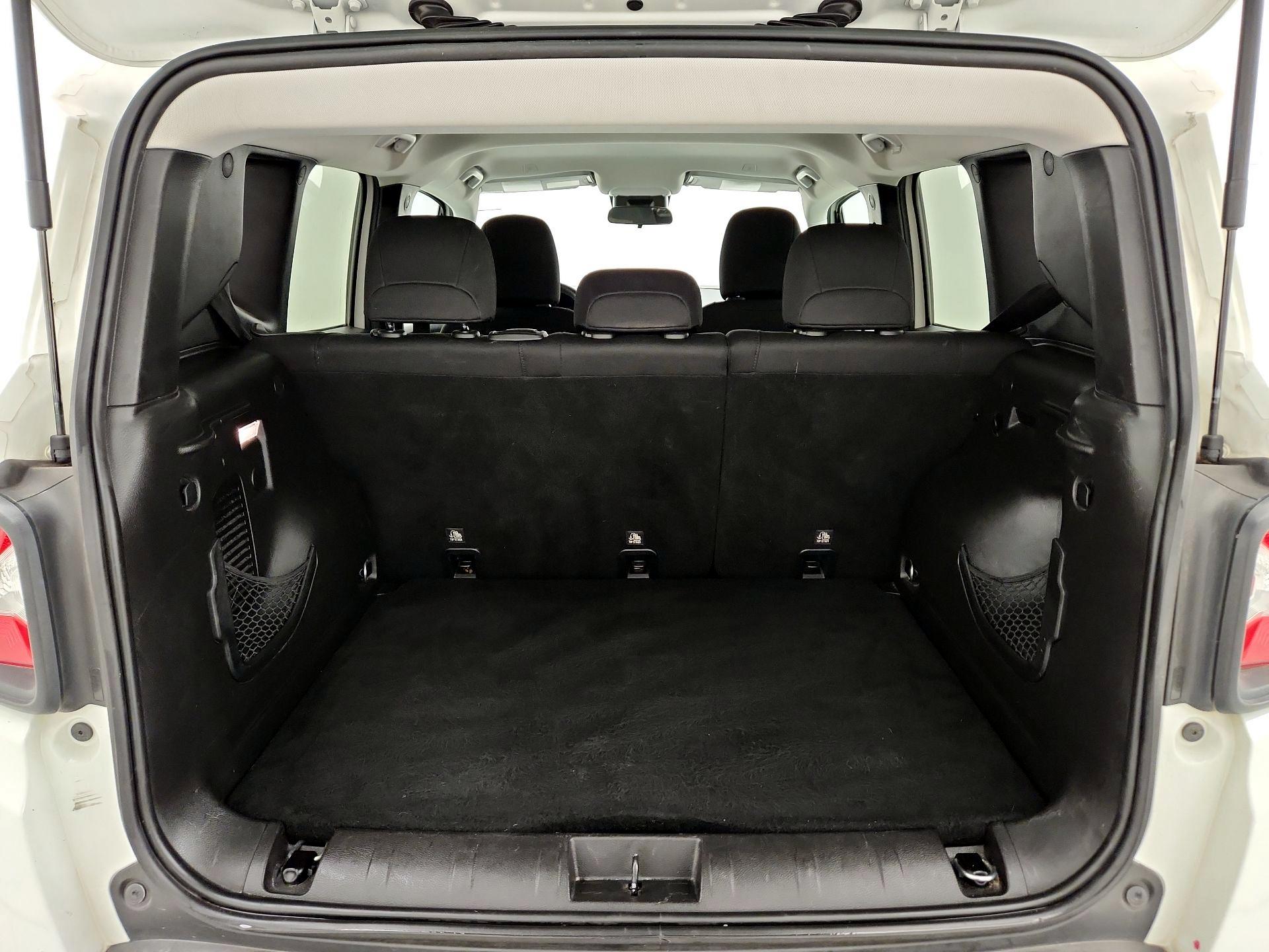 Thumbnail: 2018 Jeep Renegade - 20