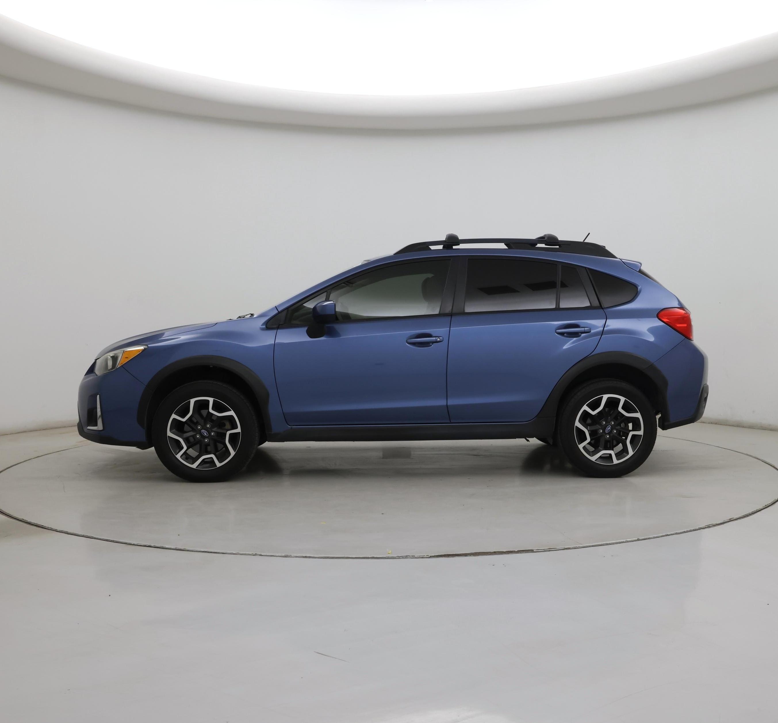 Thumbnail: 2017 Subaru Crosstrek - 3