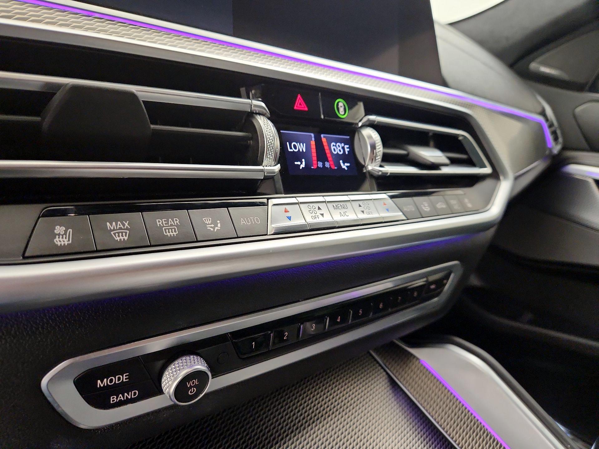 Thumbnail: 2022 BMW X6 - 17