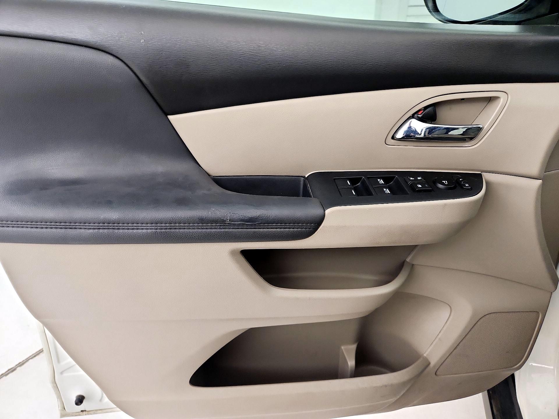 Thumbnail: 2017 Honda Odyssey - 12