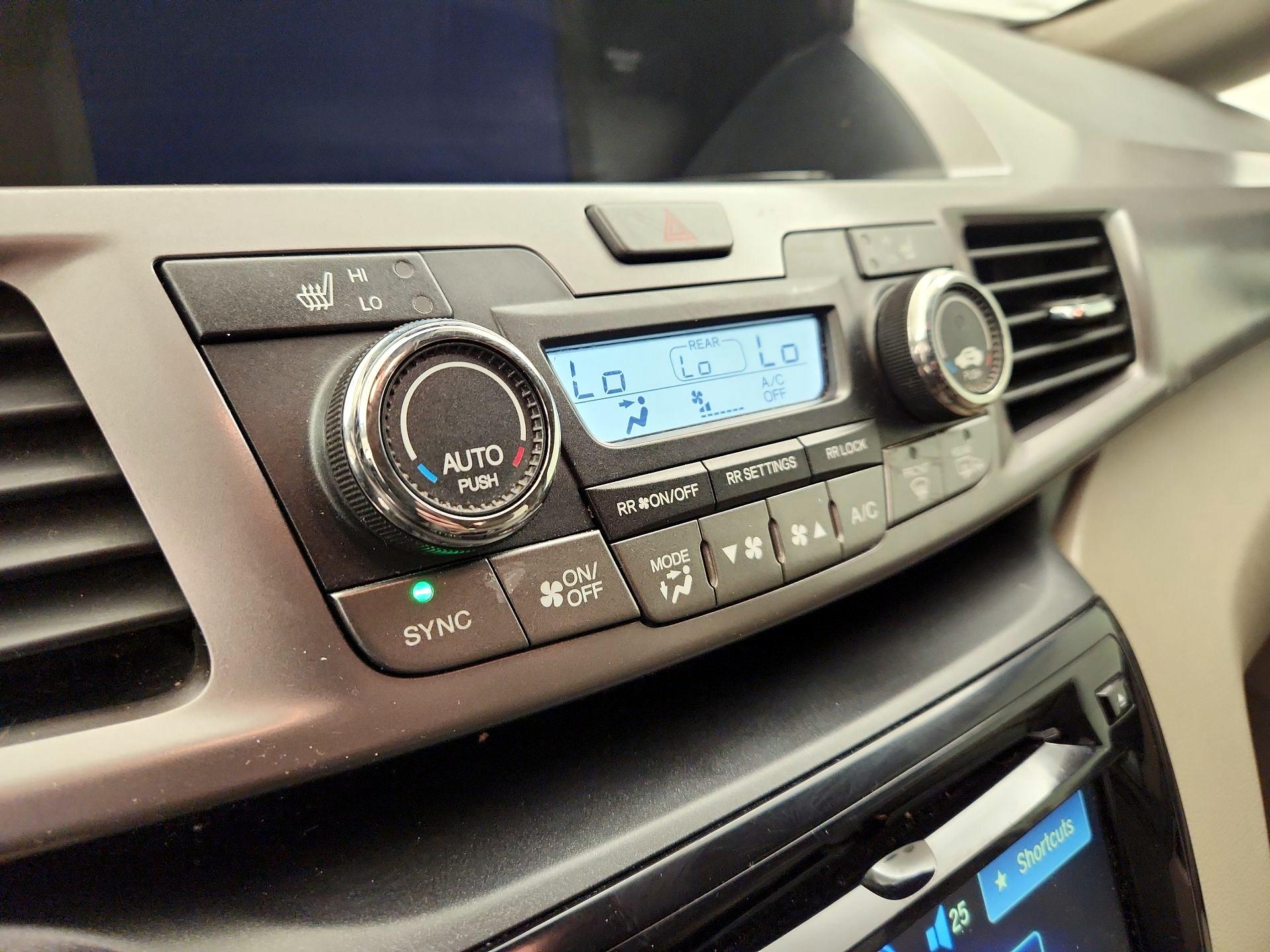 Thumbnail: 2017 Honda Odyssey - 16