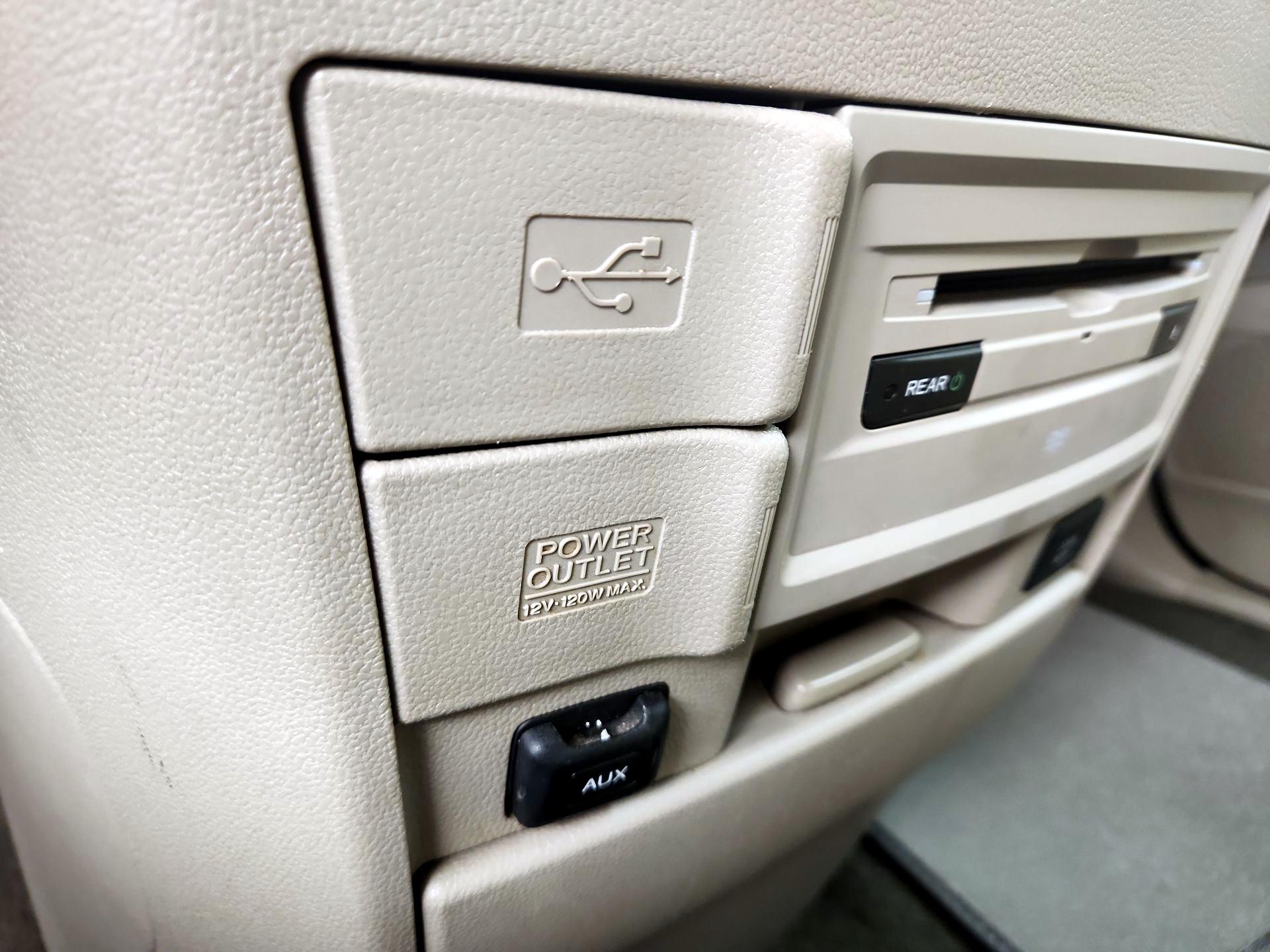 Thumbnail: 2017 Honda Odyssey - 18