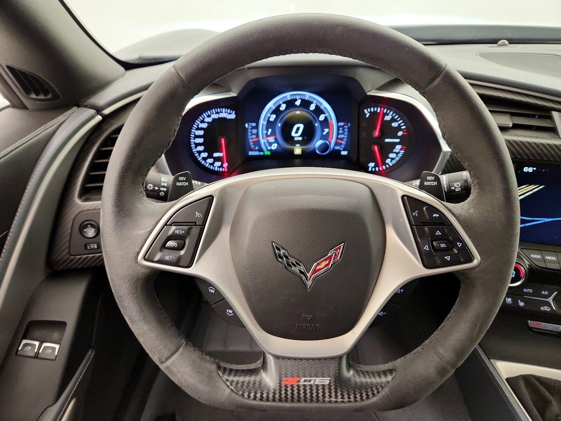 Thumbnail: 2015 Chevrolet Corvette - 10