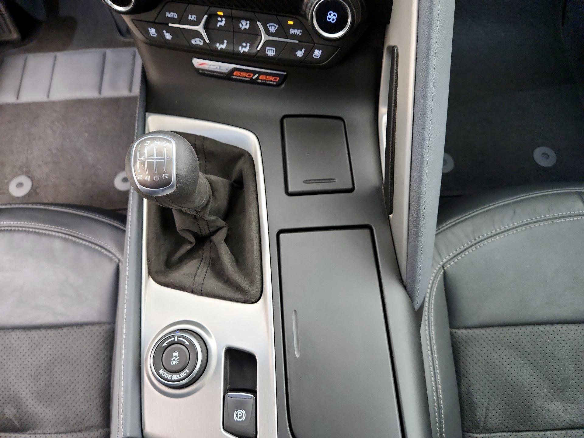 Thumbnail: 2015 Chevrolet Corvette - 18