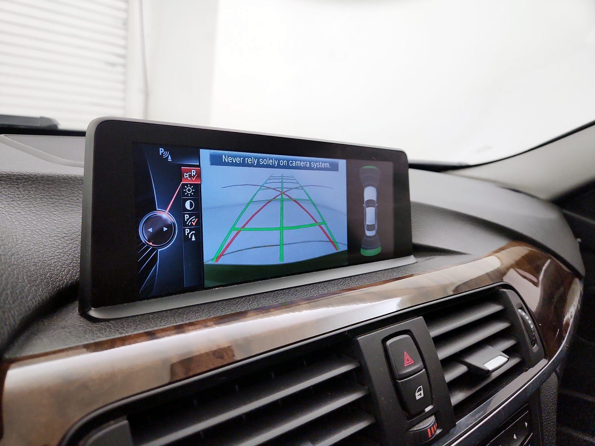 Thumbnail: 2015 BMW 3 Series - 15