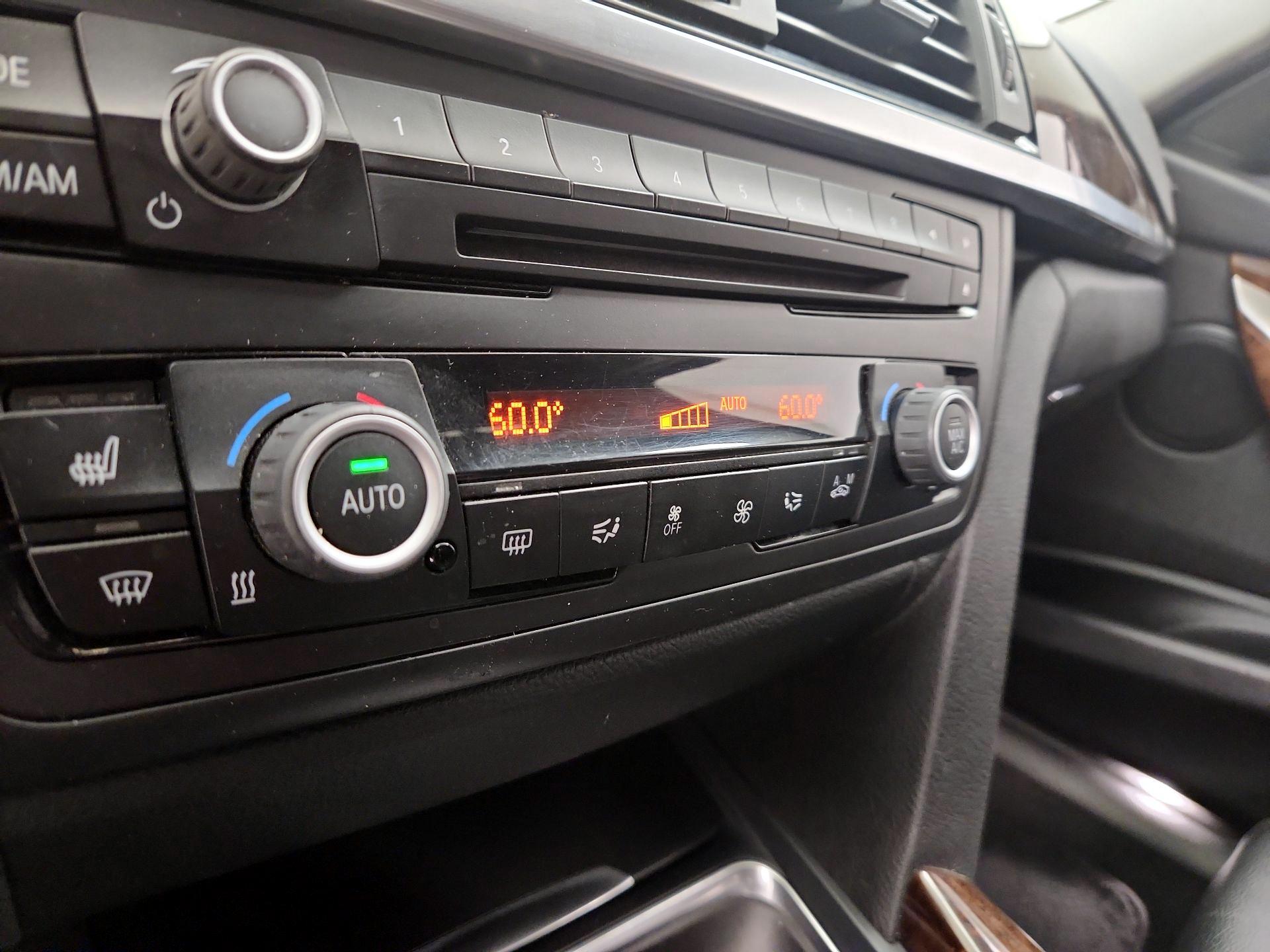 Thumbnail: 2015 BMW 3 Series - 17