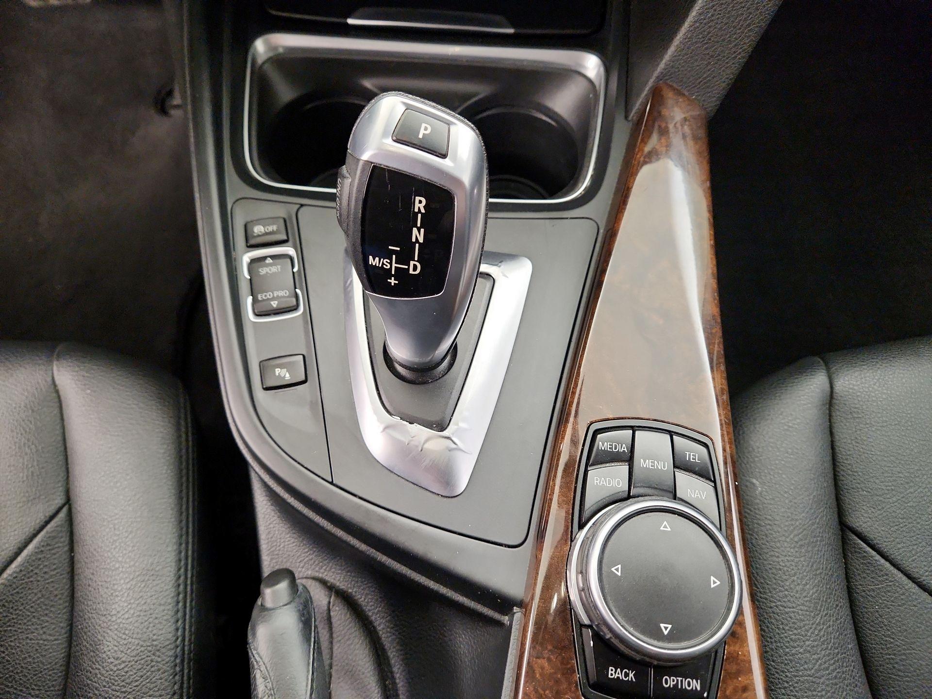 Thumbnail: 2015 BMW 3 Series - 18