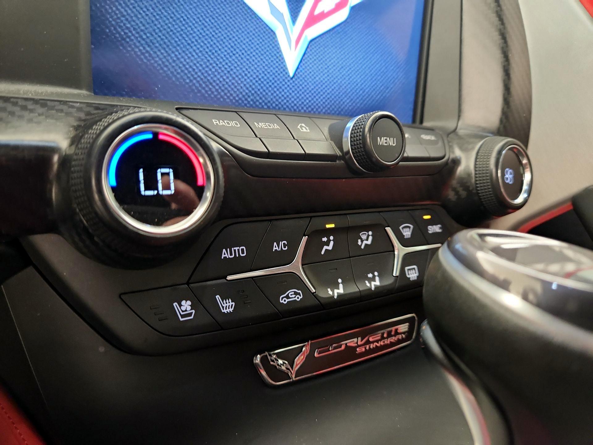 Thumbnail: 2015 Chevrolet Corvette - 17