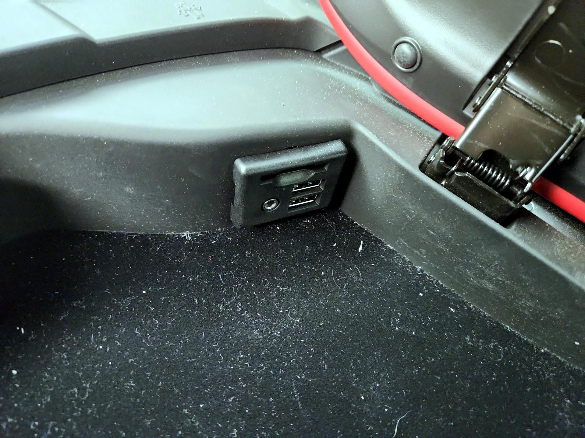 Thumbnail: 2015 Chevrolet Corvette - 19