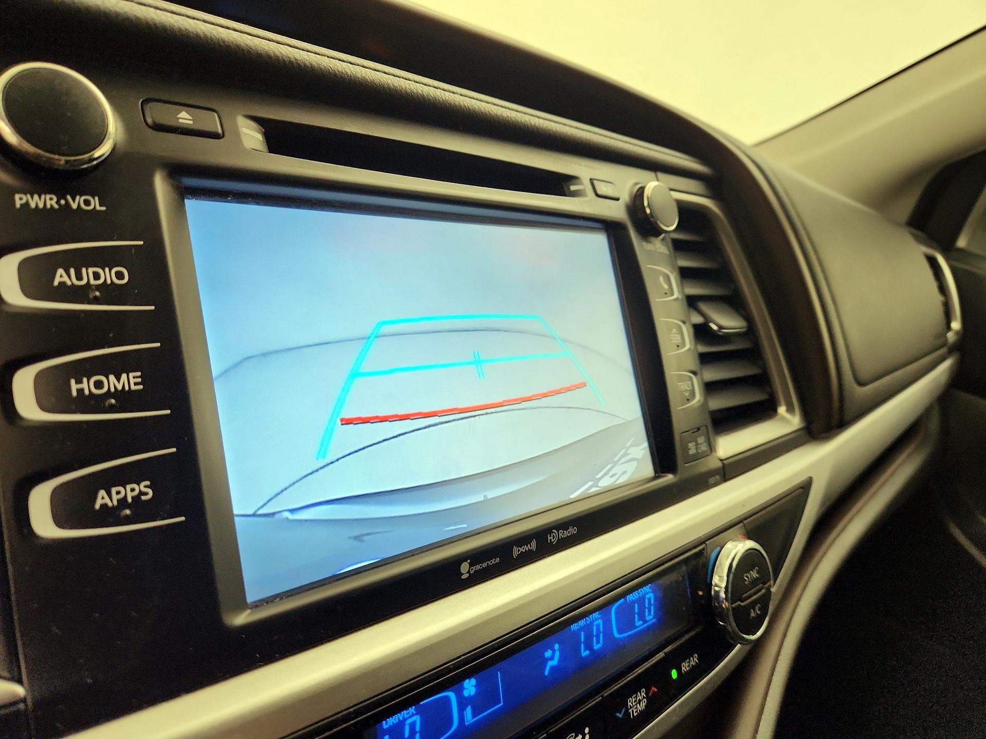 Thumbnail: 2018 Toyota Highlander - 15