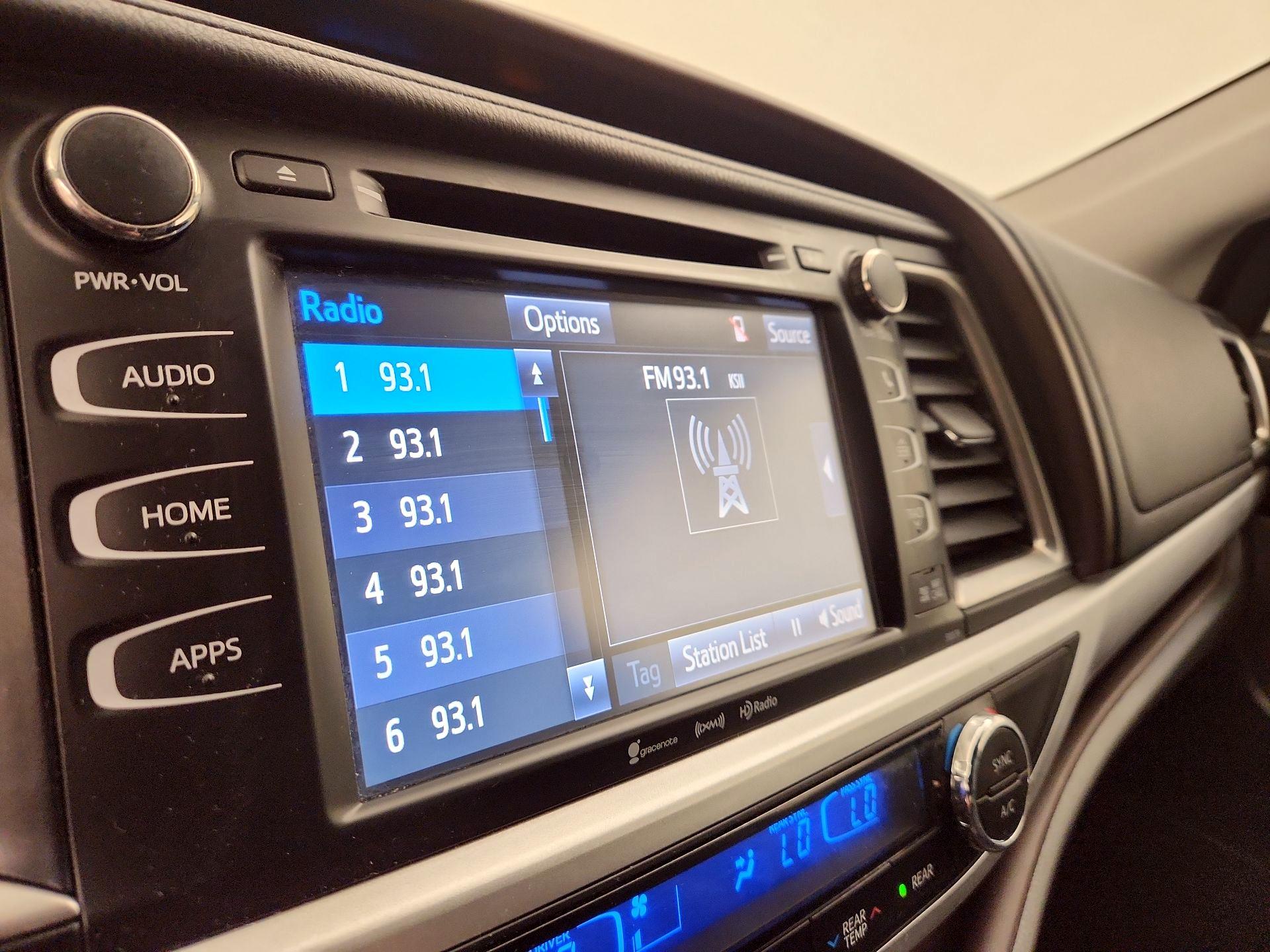 Thumbnail: 2018 Toyota Highlander - 16