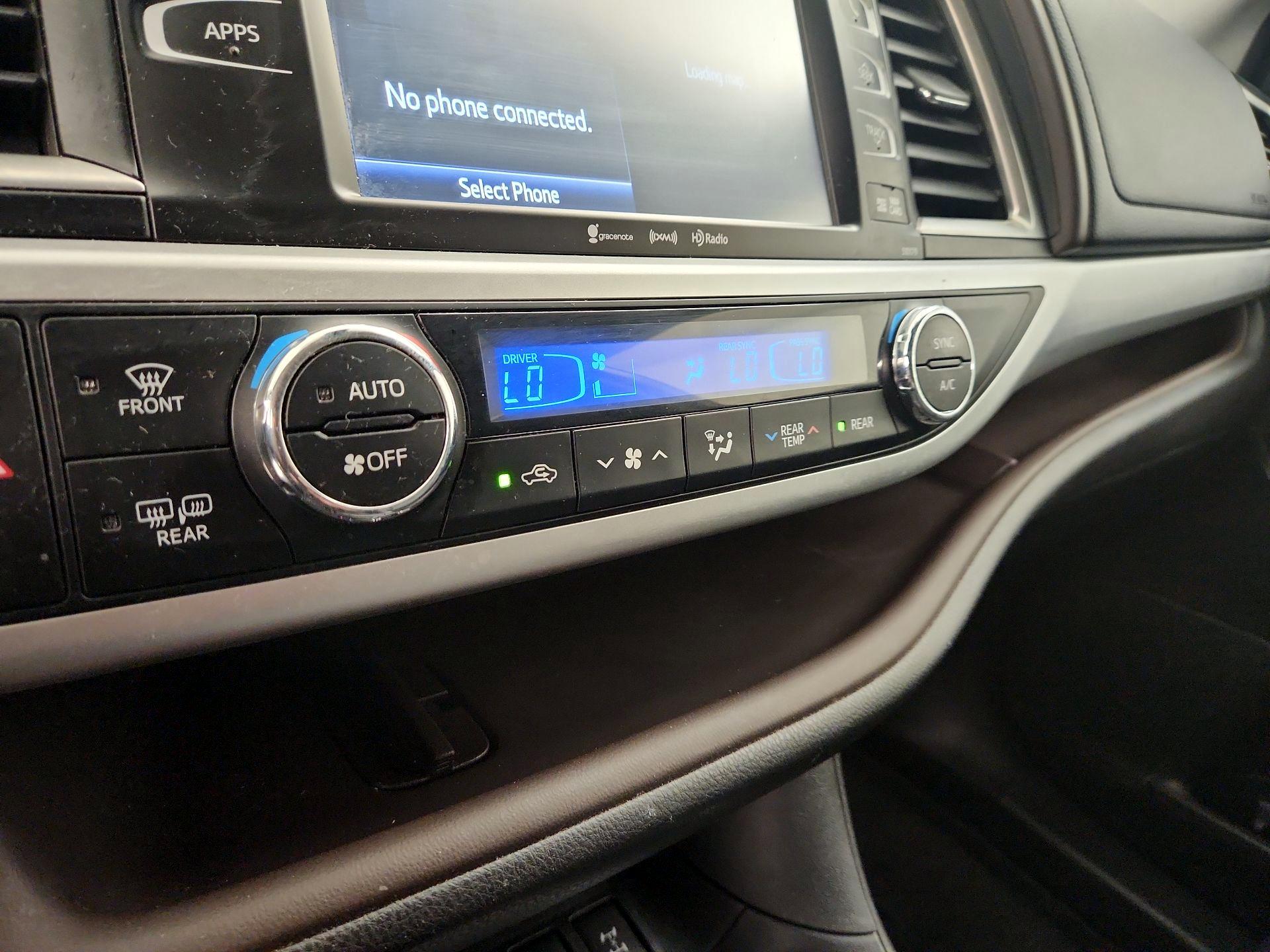 Thumbnail: 2018 Toyota Highlander - 17