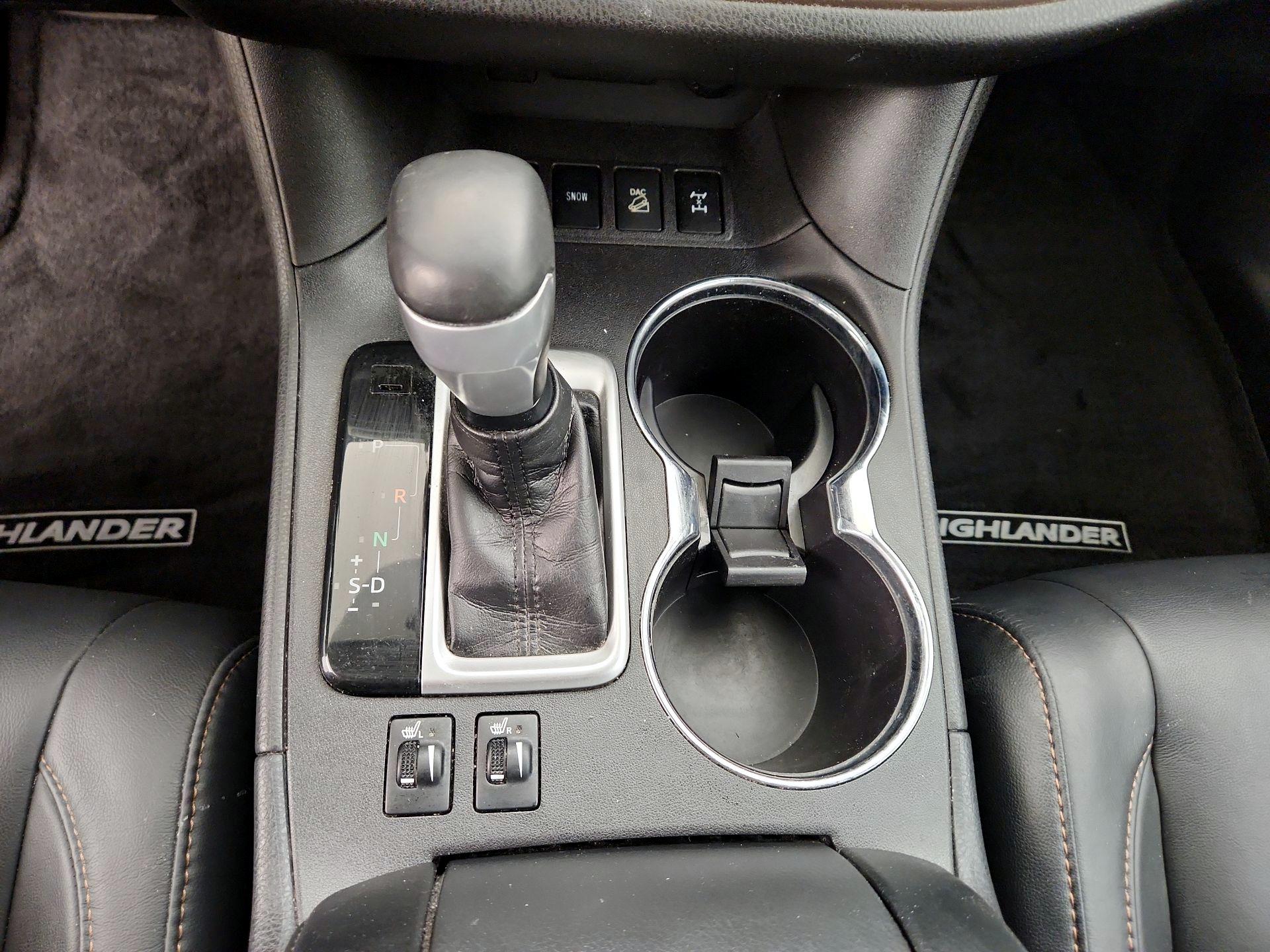 Thumbnail: 2018 Toyota Highlander - 18