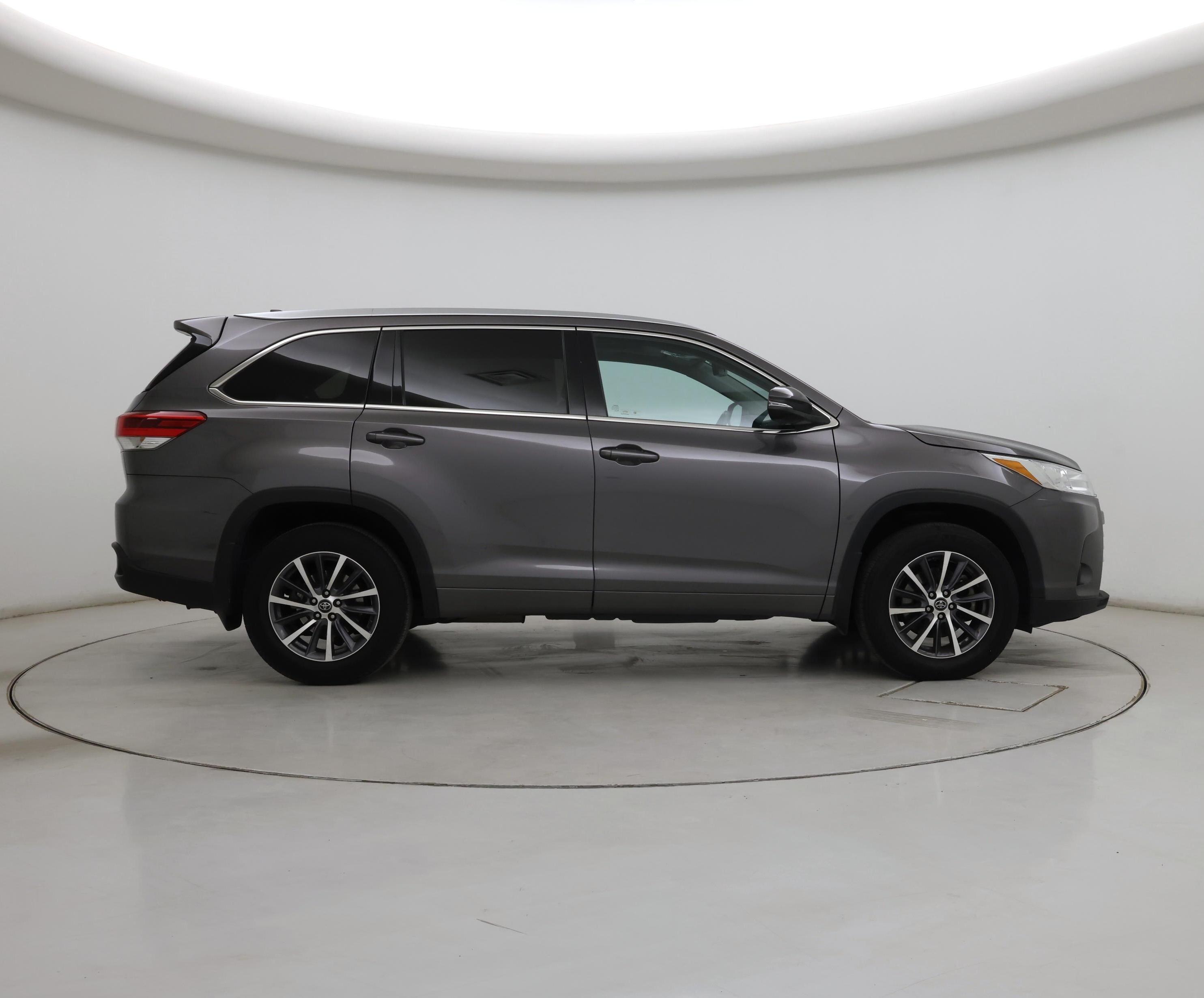 Thumbnail: 2018 Toyota Highlander - 7
