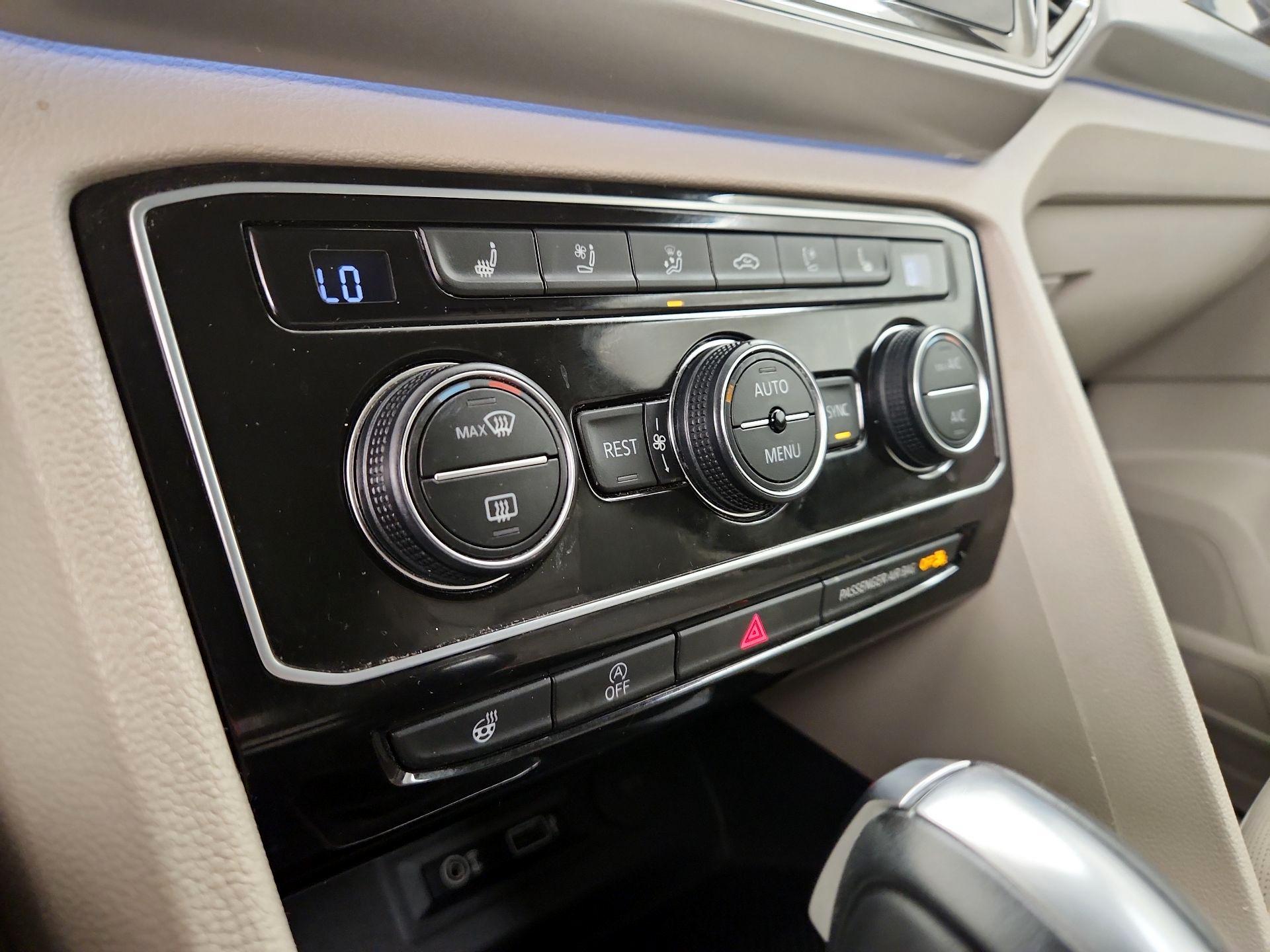 Thumbnail: 2019 Volkswagen Atlas - 17