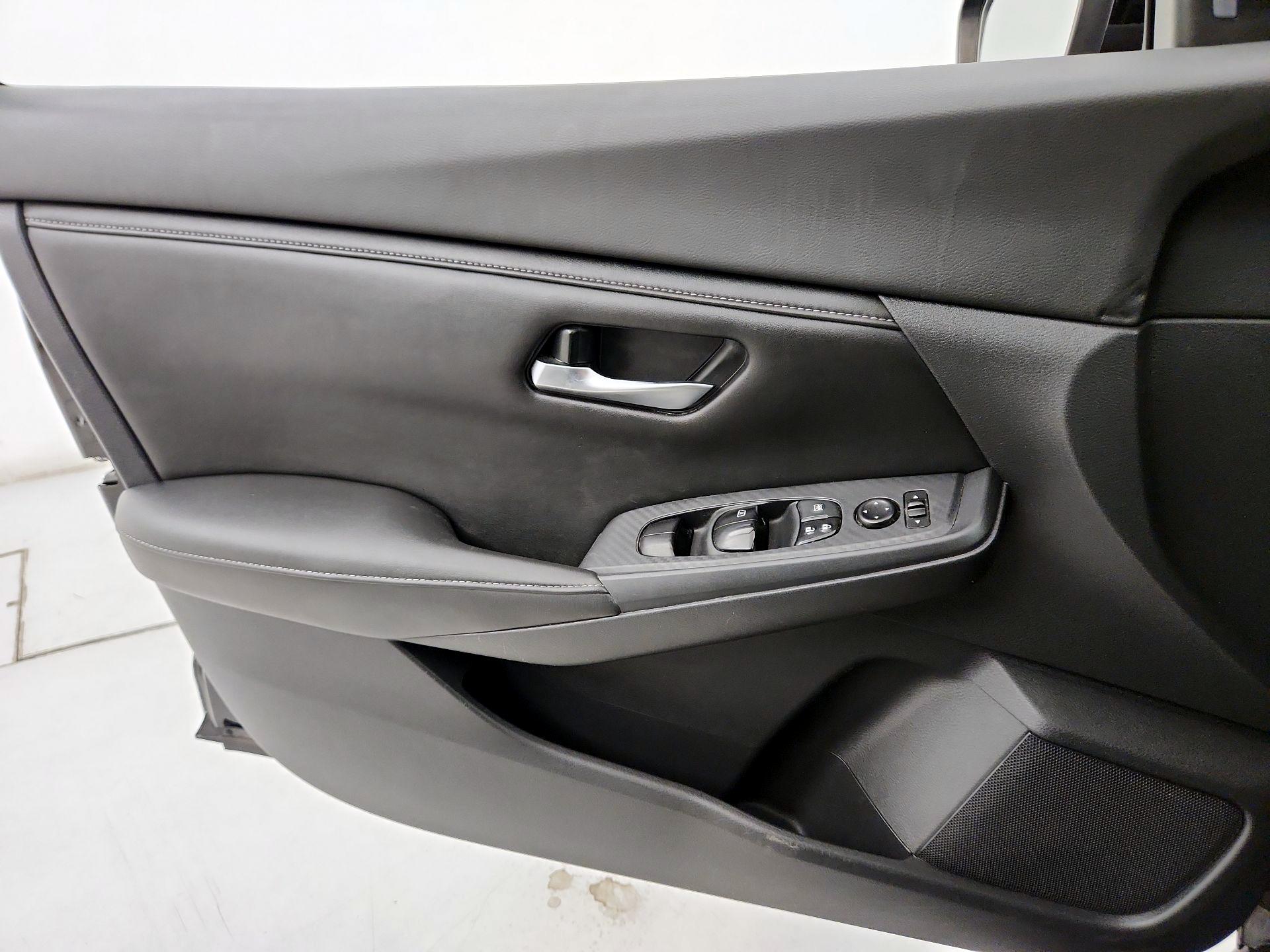 Thumbnail: 2020 Nissan Sentra - 12