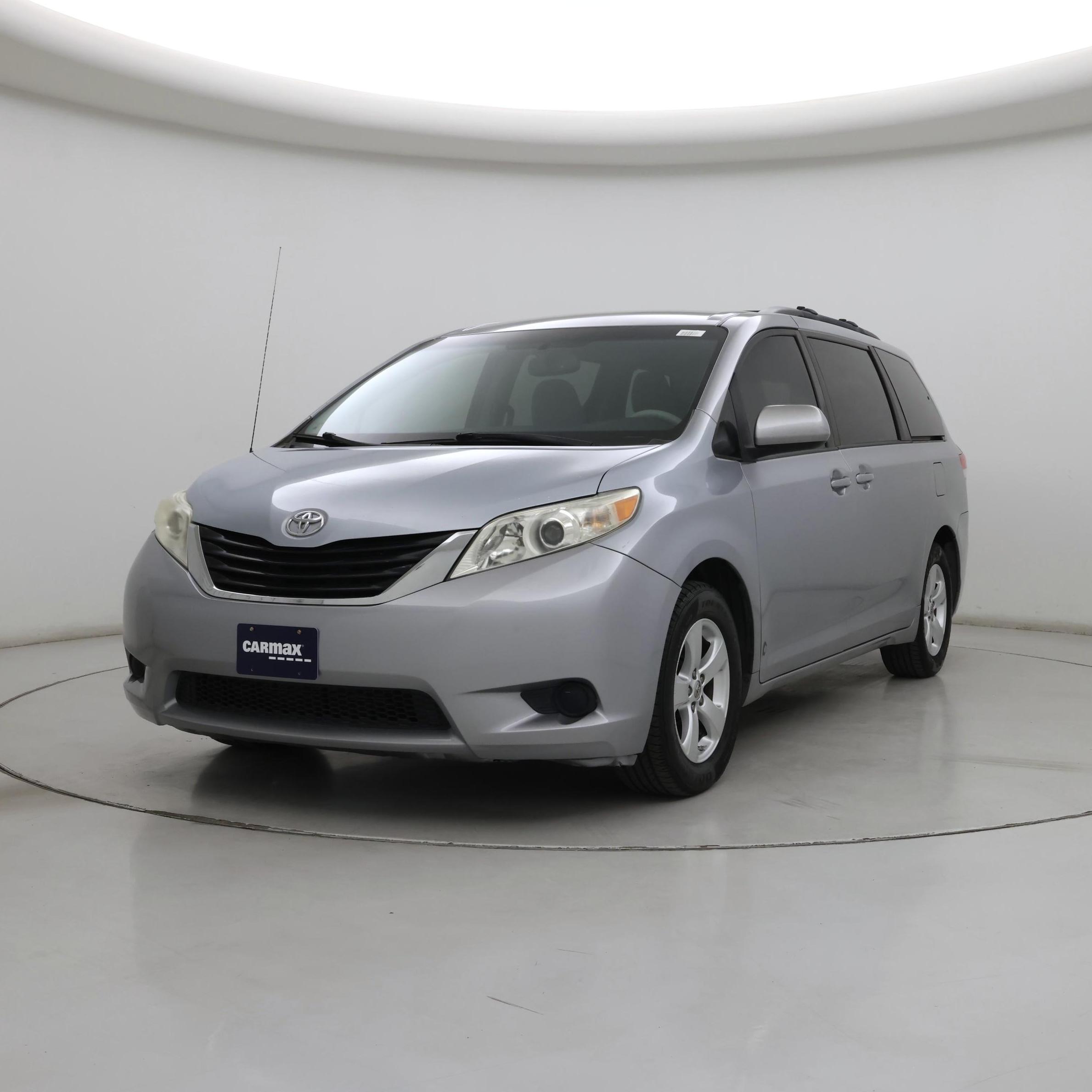 Thumbnail: 2014 Toyota Sienna - 4