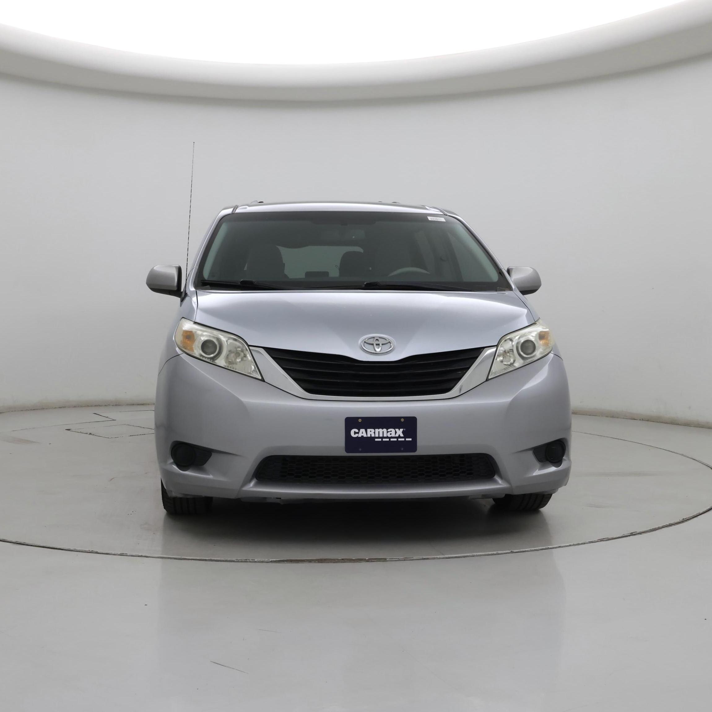 Thumbnail: 2014 Toyota Sienna - 5