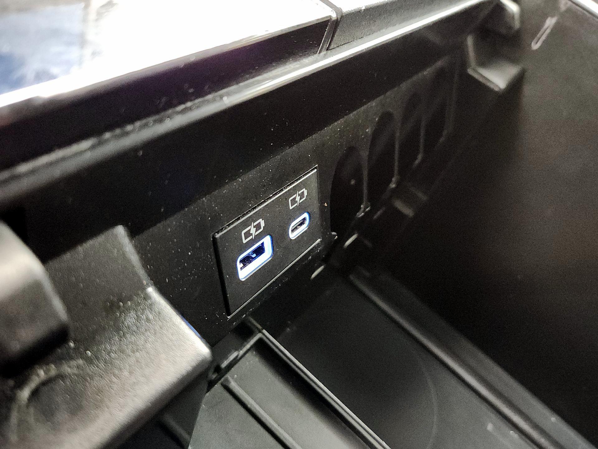 Thumbnail: 2023 Toyota Tundra - 18