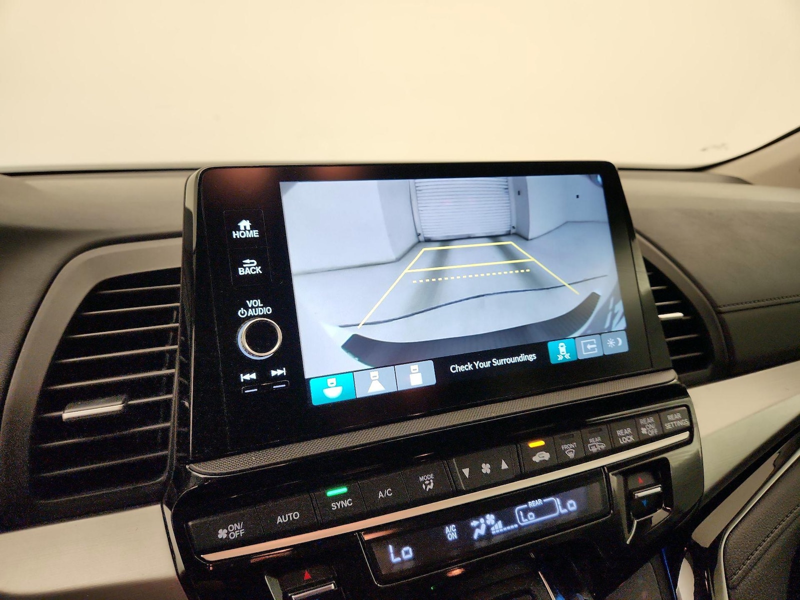 2025 Honda Odyssey Touring - Photo 16