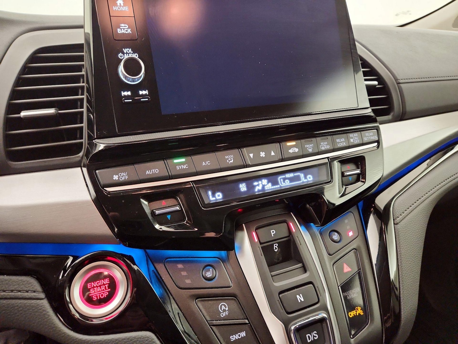 2025 Honda Odyssey Touring - Photo 18