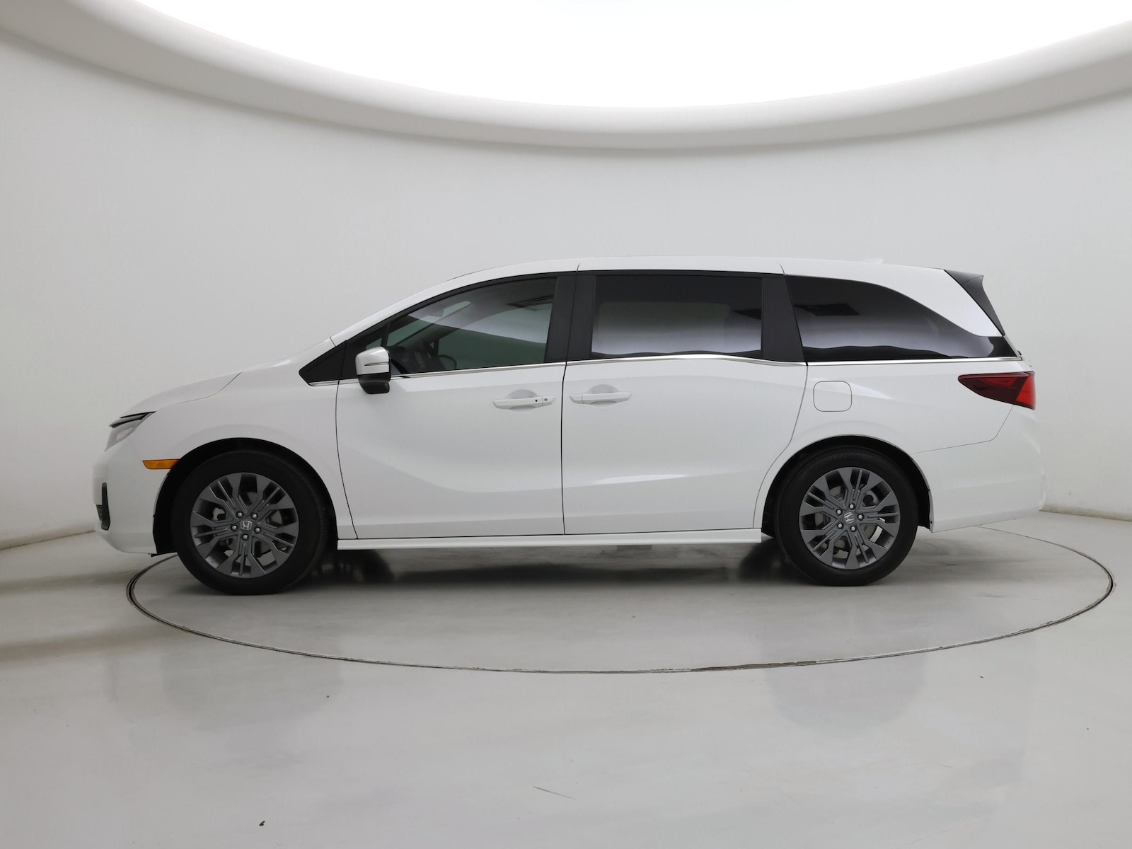 2025 Honda Odyssey Touring - Photo 4