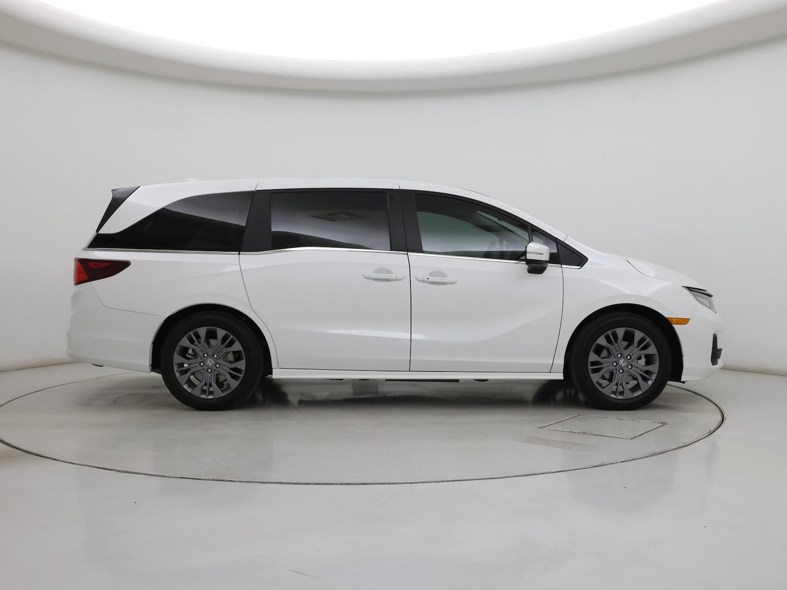 2025 Honda Odyssey Touring - Photo 8
