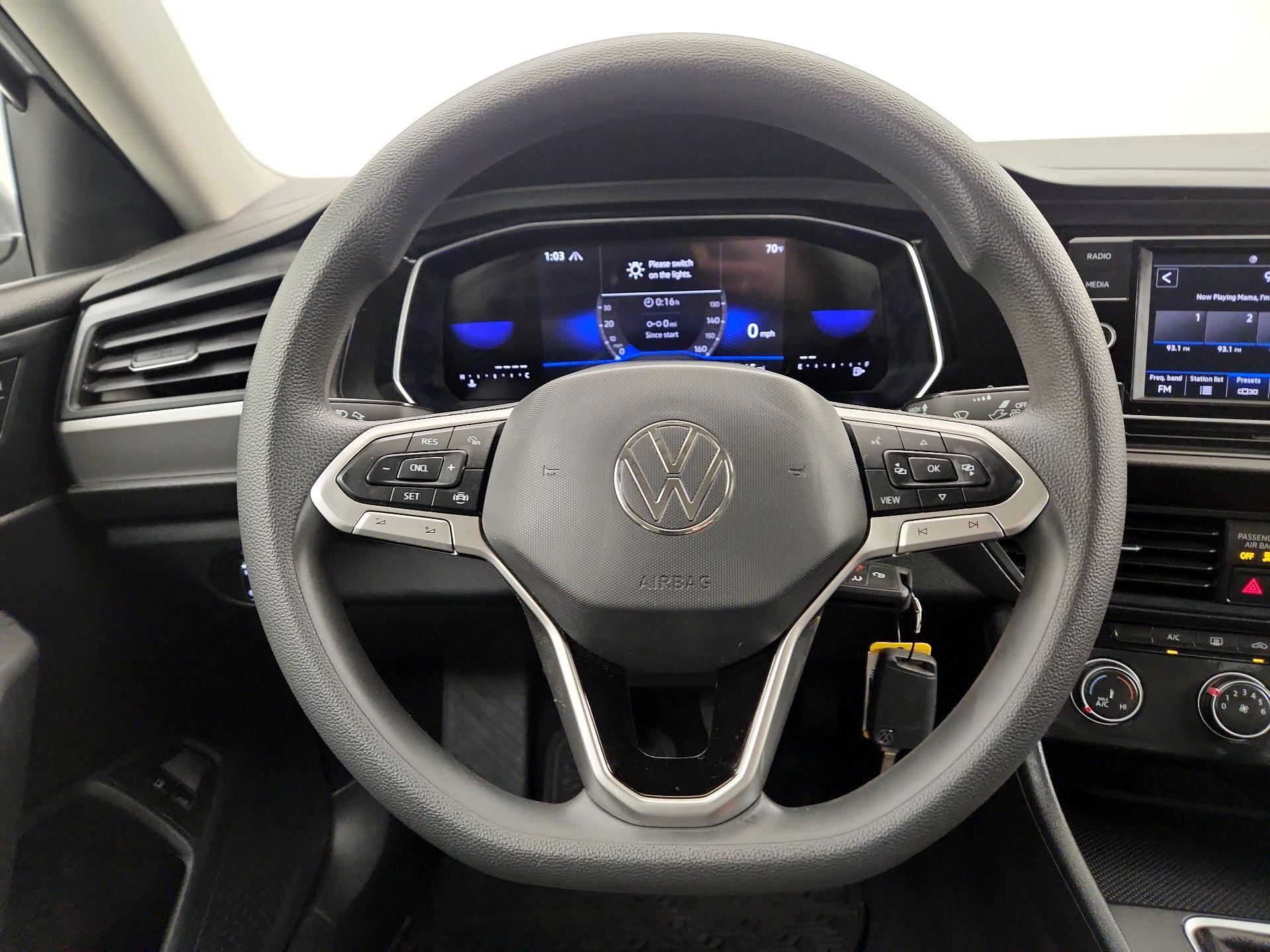 Thumbnail: 2023 Volkswagen Jetta - 10