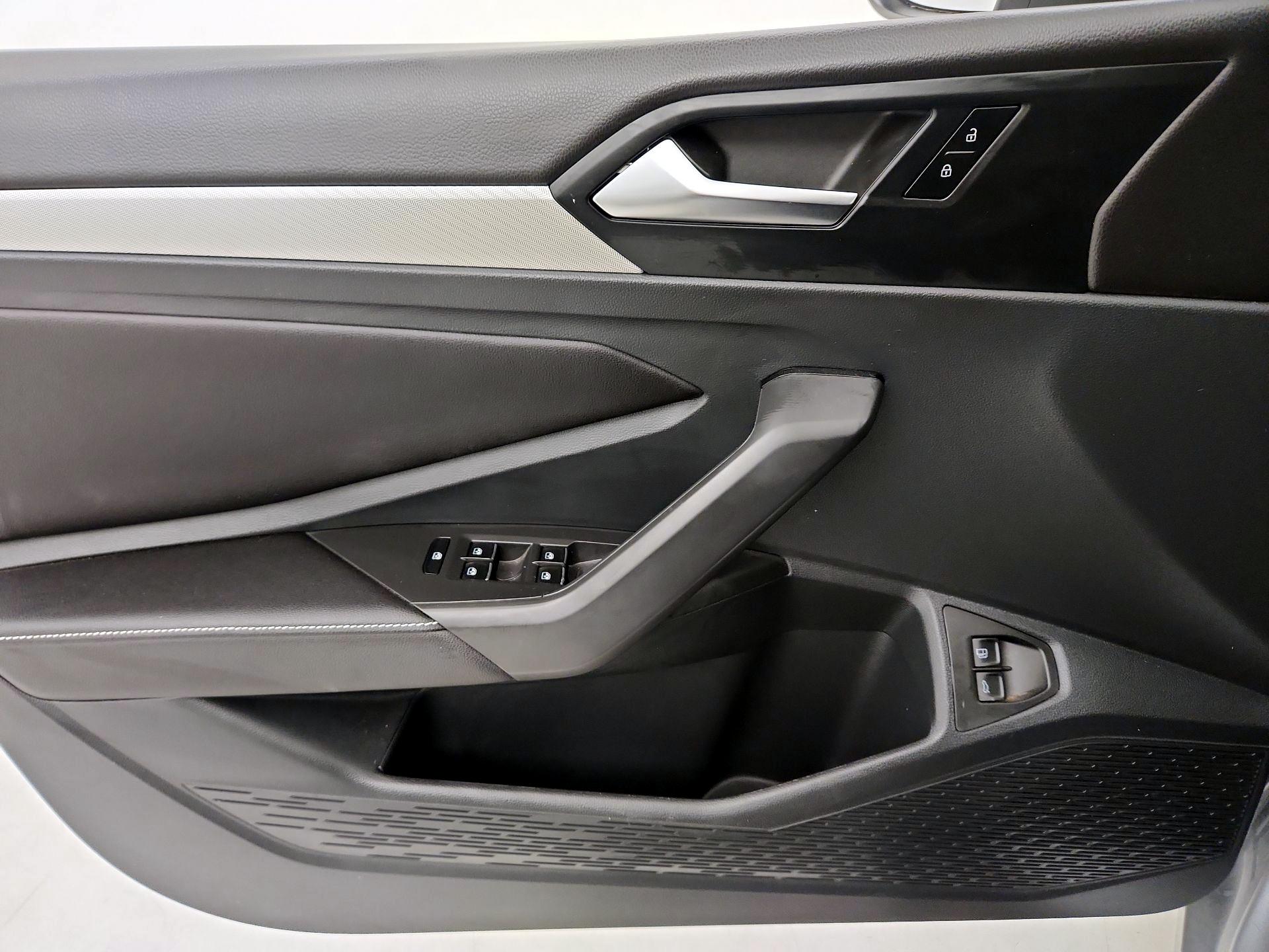 Thumbnail: 2023 Volkswagen Jetta - 12