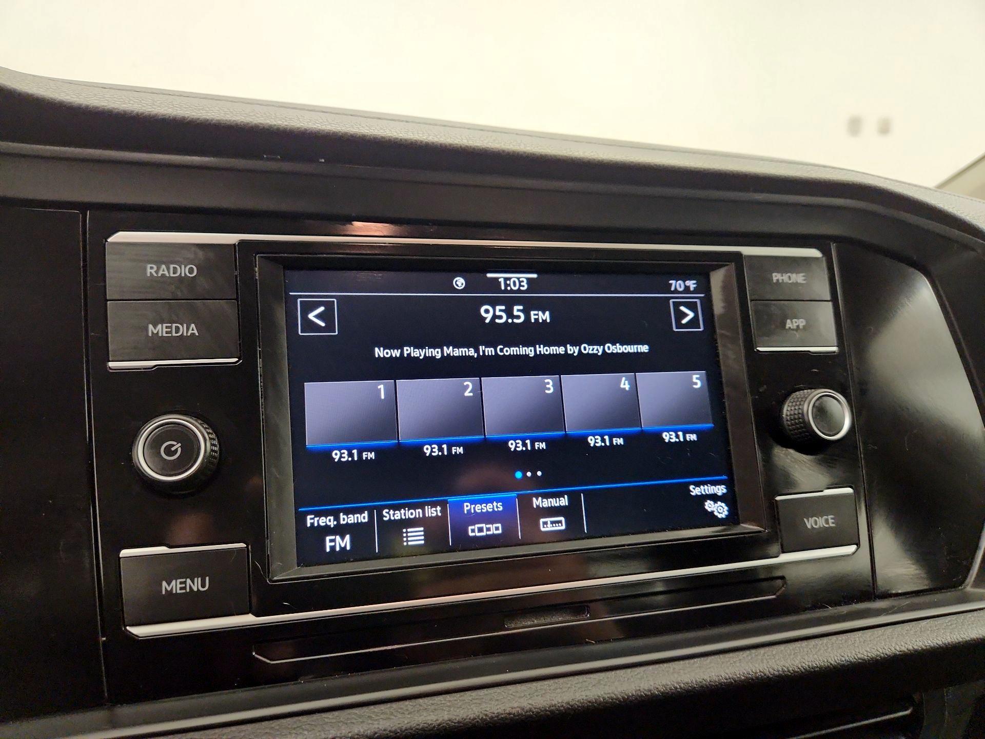 Thumbnail: 2023 Volkswagen Jetta - 15