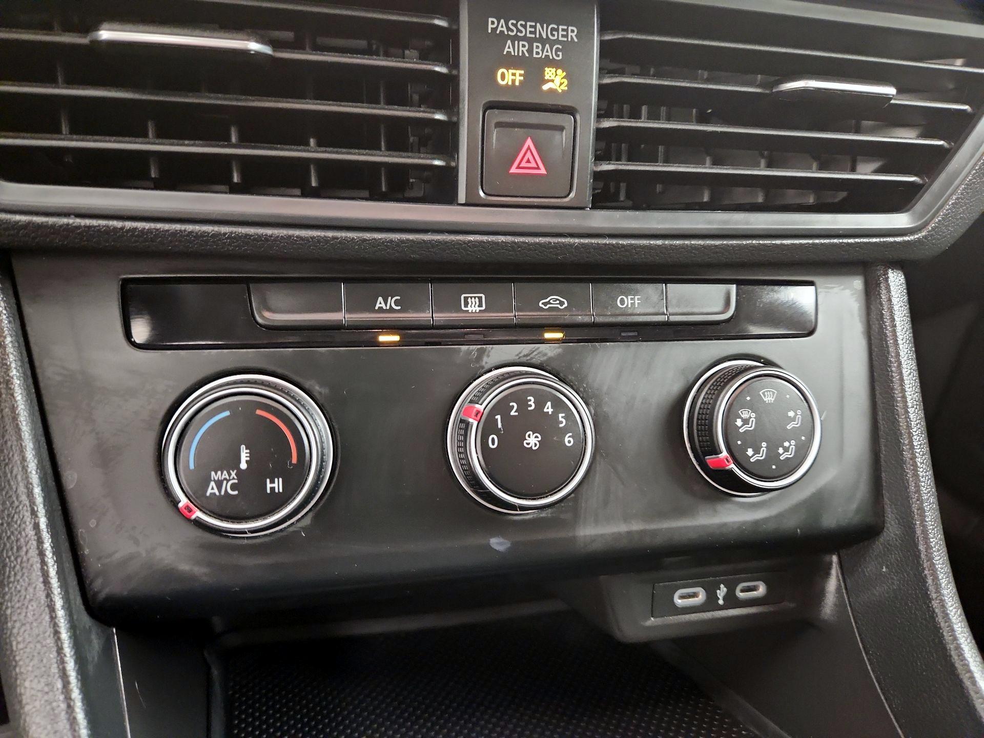 Thumbnail: 2023 Volkswagen Jetta - 16