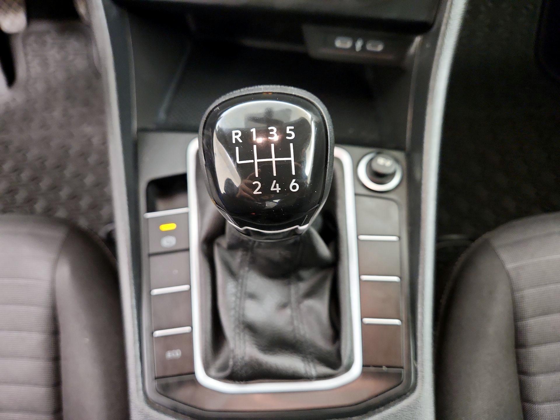 Thumbnail: 2023 Volkswagen Jetta - 17