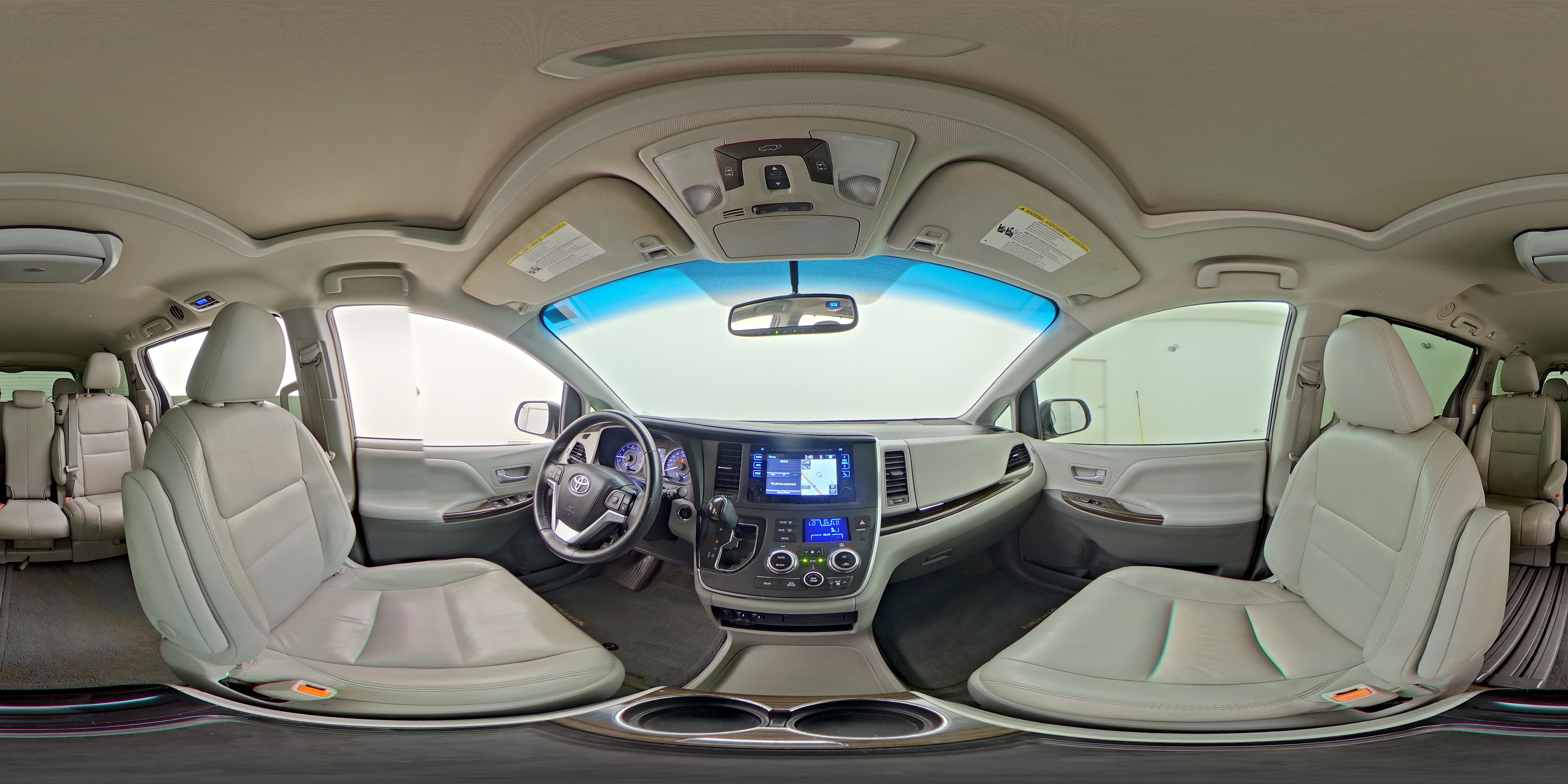 2017 Toyota Sienna XLE - Photo 29