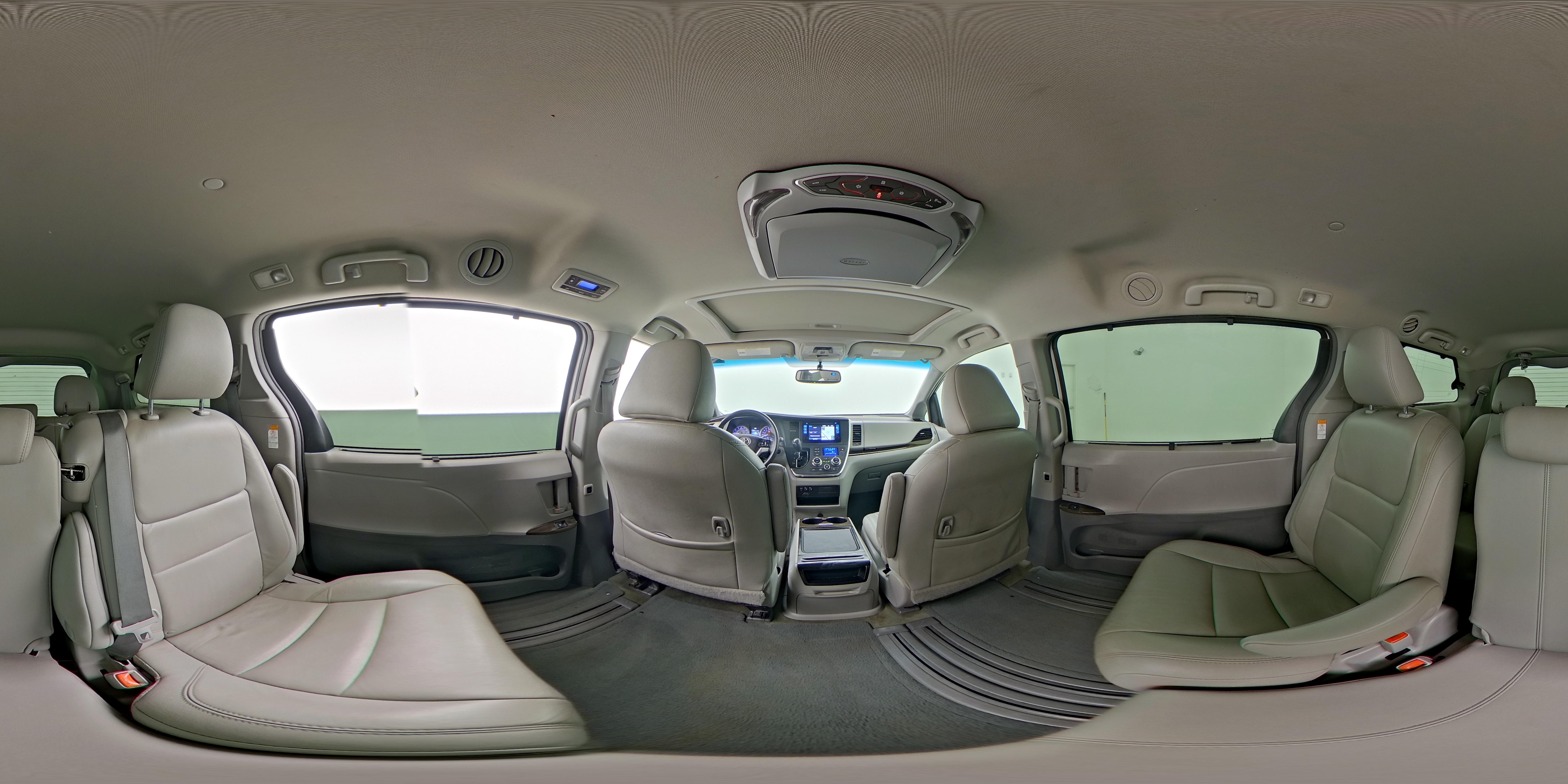 2017 Toyota Sienna XLE - Photo 30