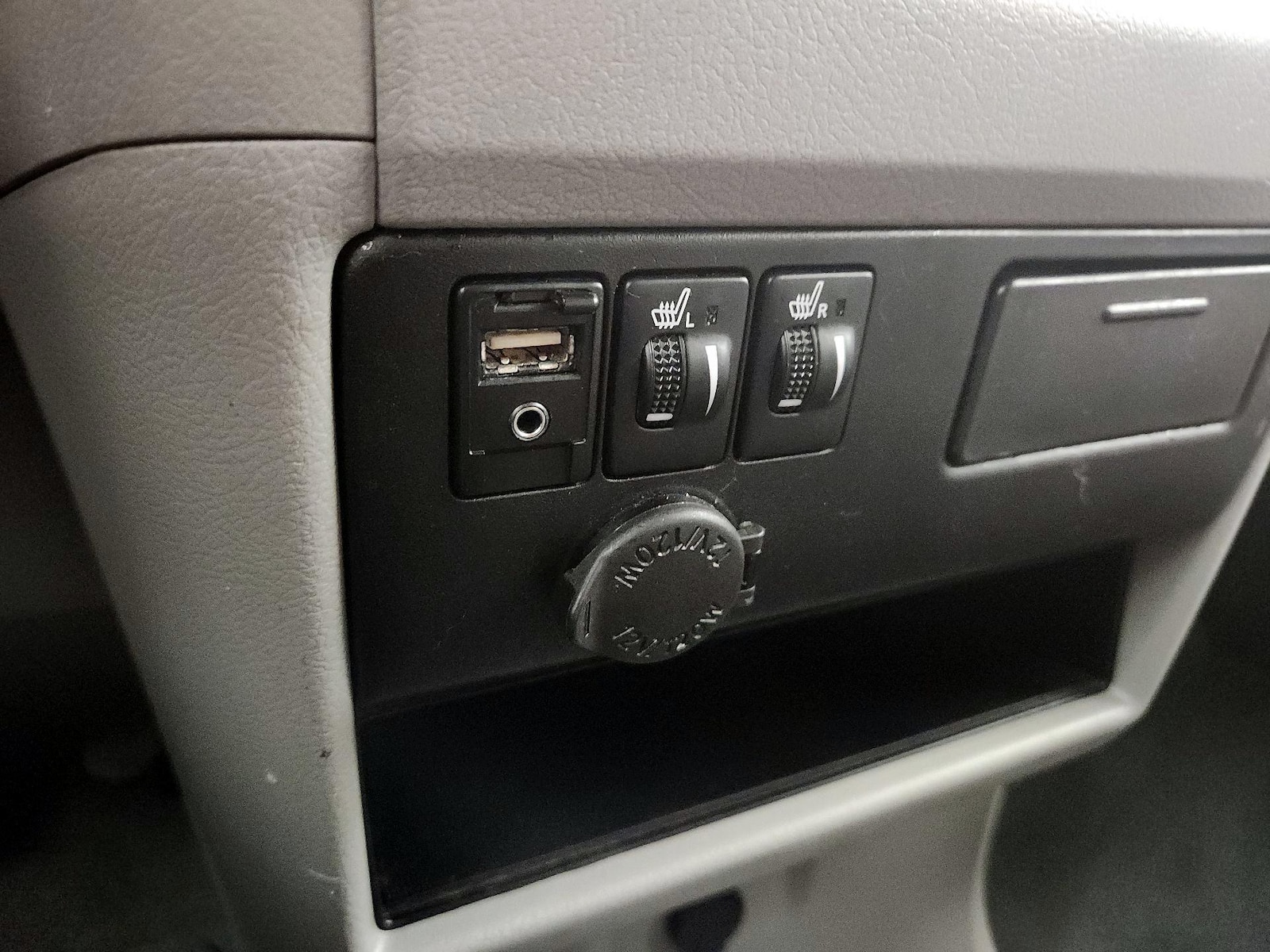 2017 Toyota Sienna XLE - Photo 20